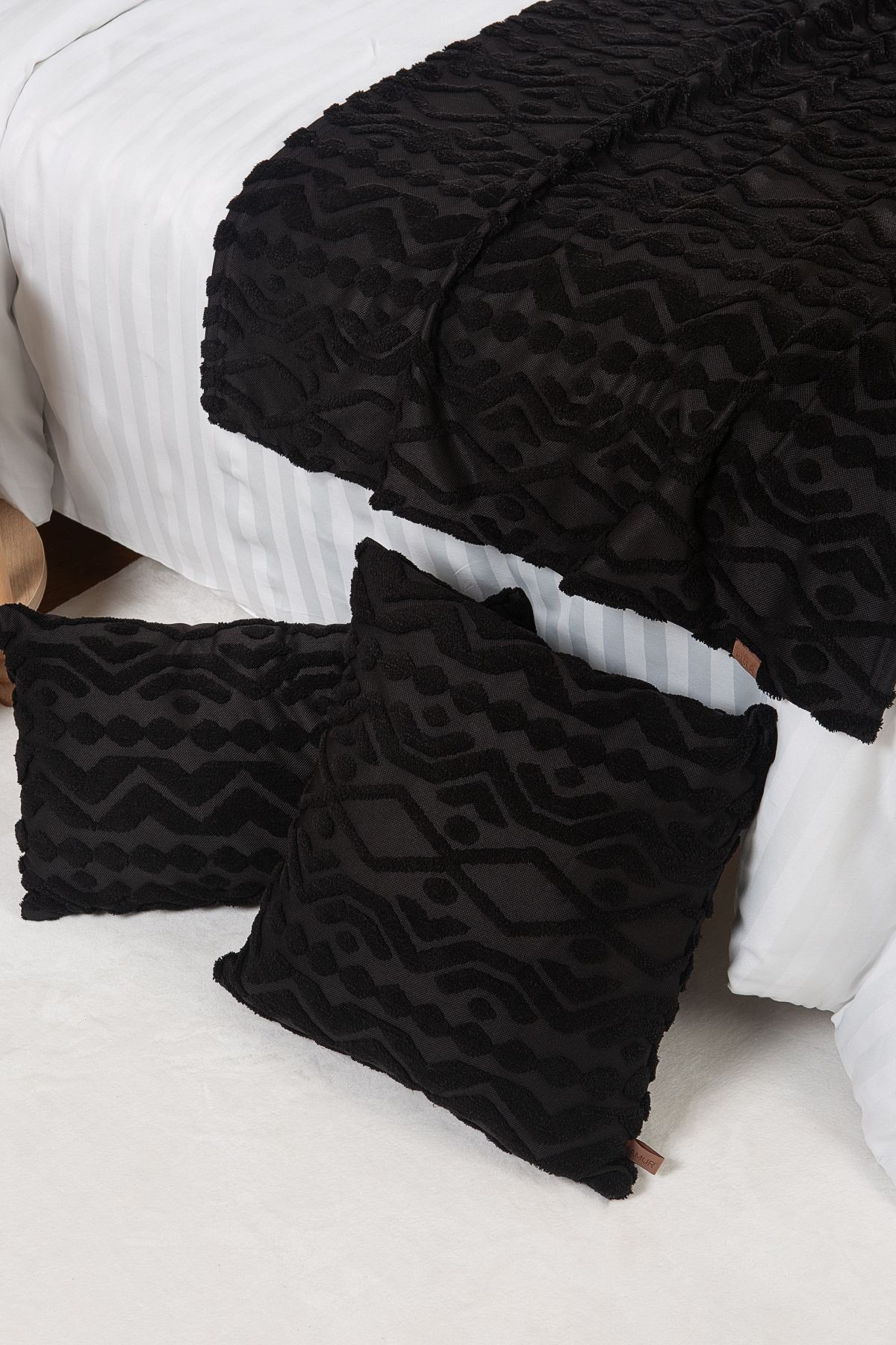 Jakarlı Yatak Runner Set Letta Siyah