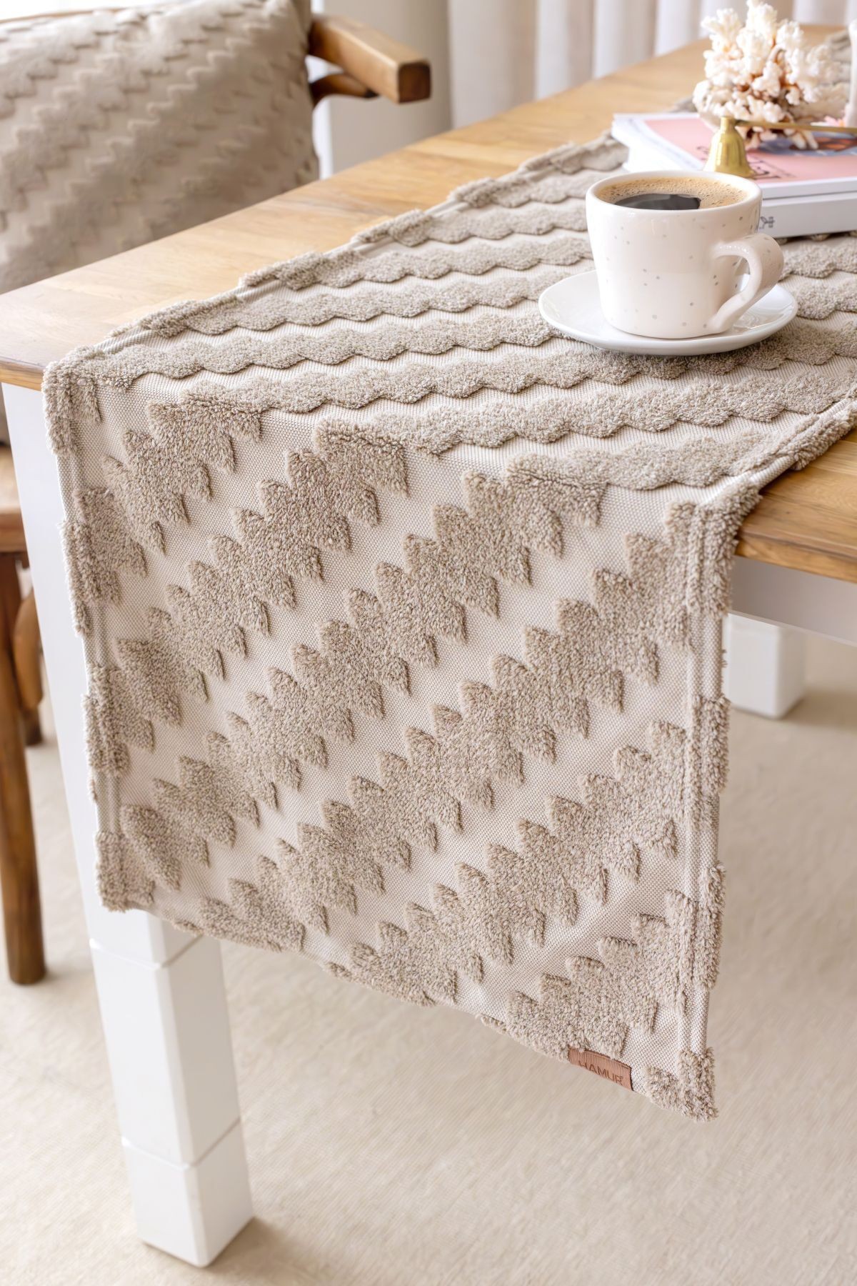 Jakarlı Masa Runner Zigzag Natural