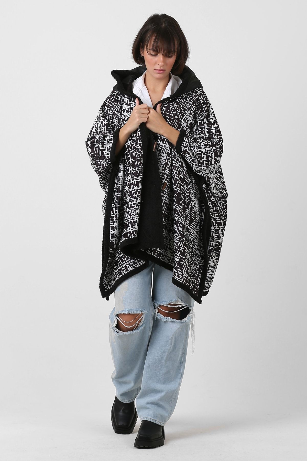 Kapşonlu Oversize Düğmeli Içi Siyah Peluş Kadife Mont Tüvit Kk-803