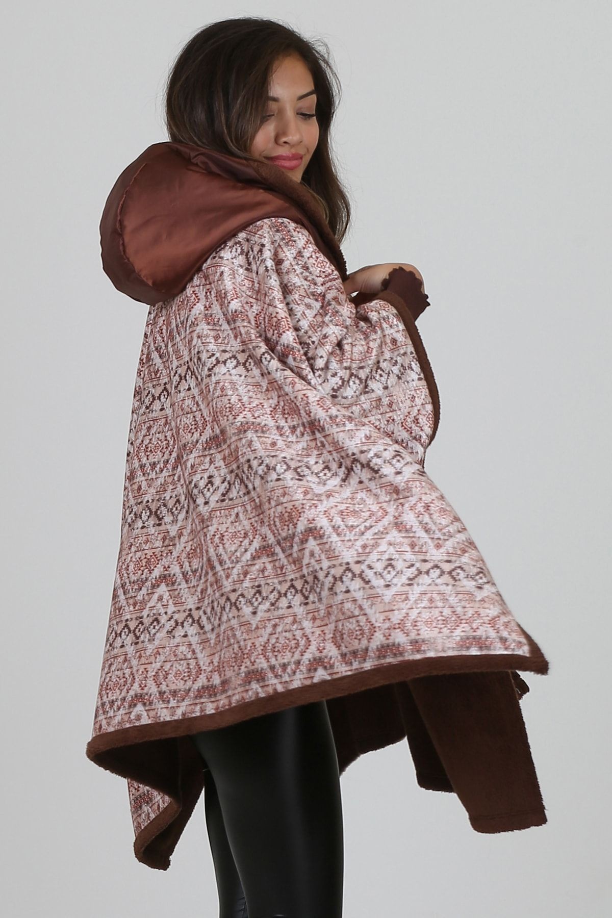 Kapşonlu Oversize Düğmeli İçi Kahverengi Peluş Kadife Mont Ikat Kk-805