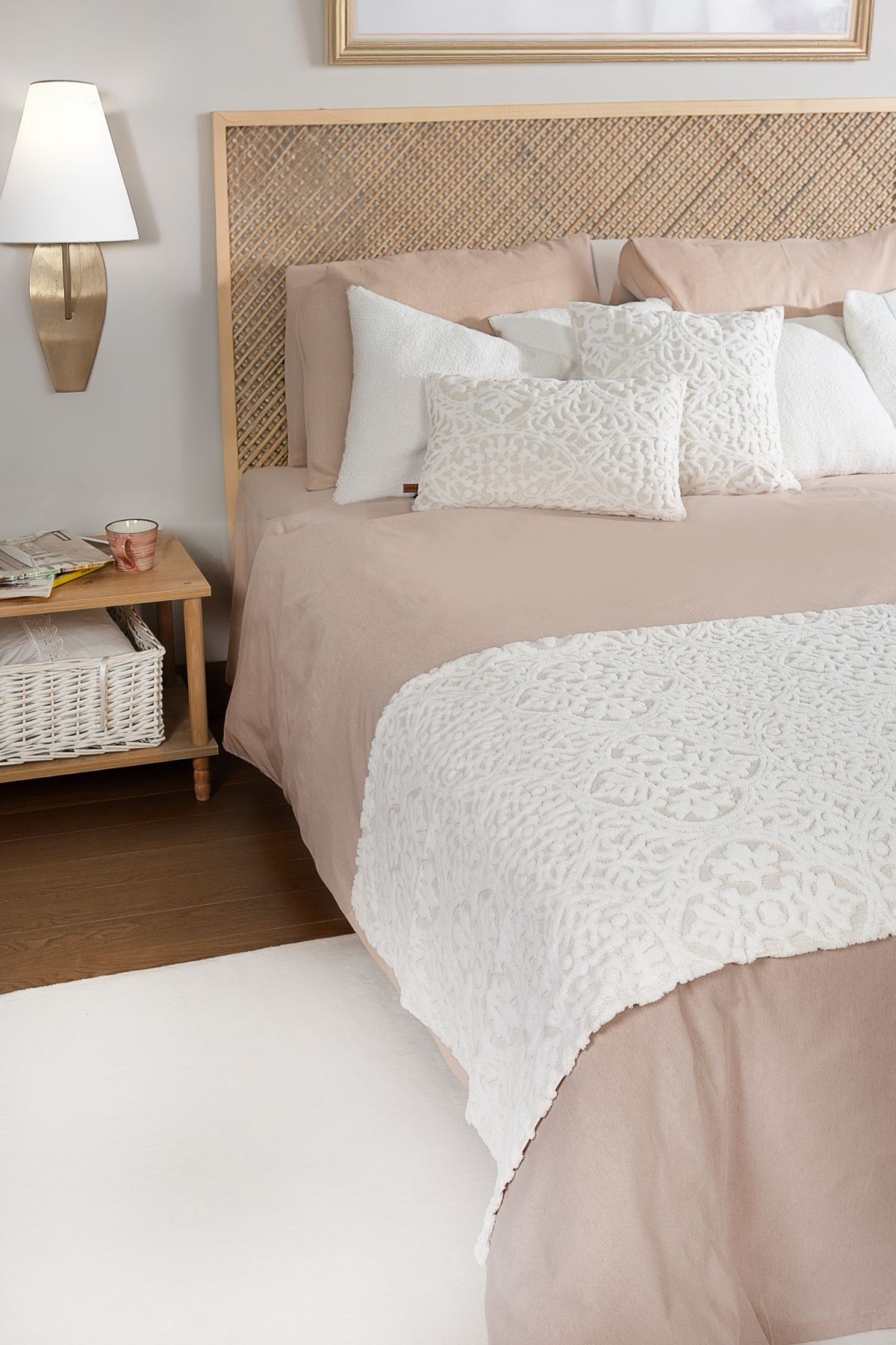 Jakarlı Yatak Runner Set Motif Ekru