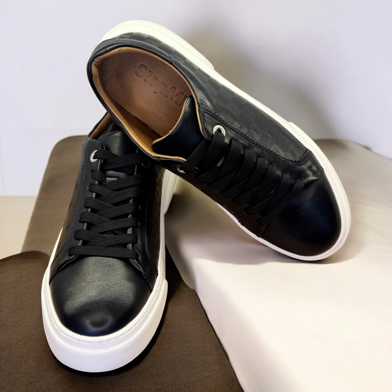 STEPMI HAKİKİ DERİ SİYAH DESENLİ SNEAKER