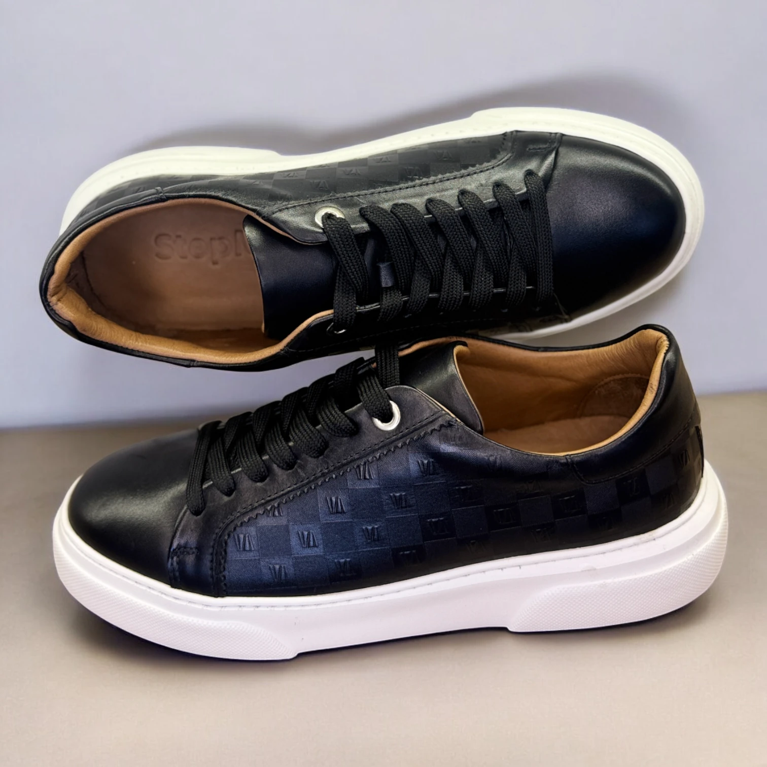 STEPMI HAKİKİ DERİ SİYAH DESENLİ SNEAKER