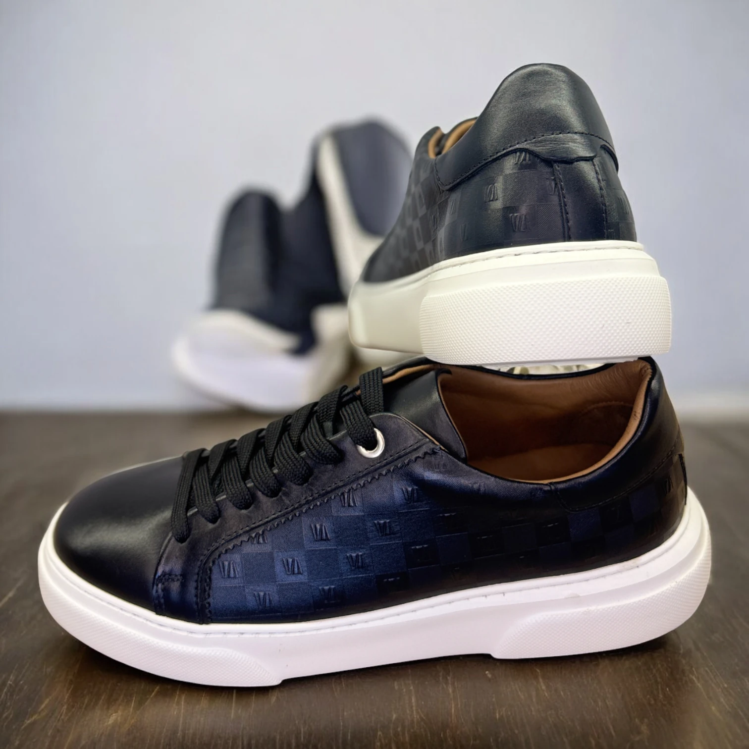 STEPMI HAKİKİ DERİ SİYAH DESENLİ SNEAKER