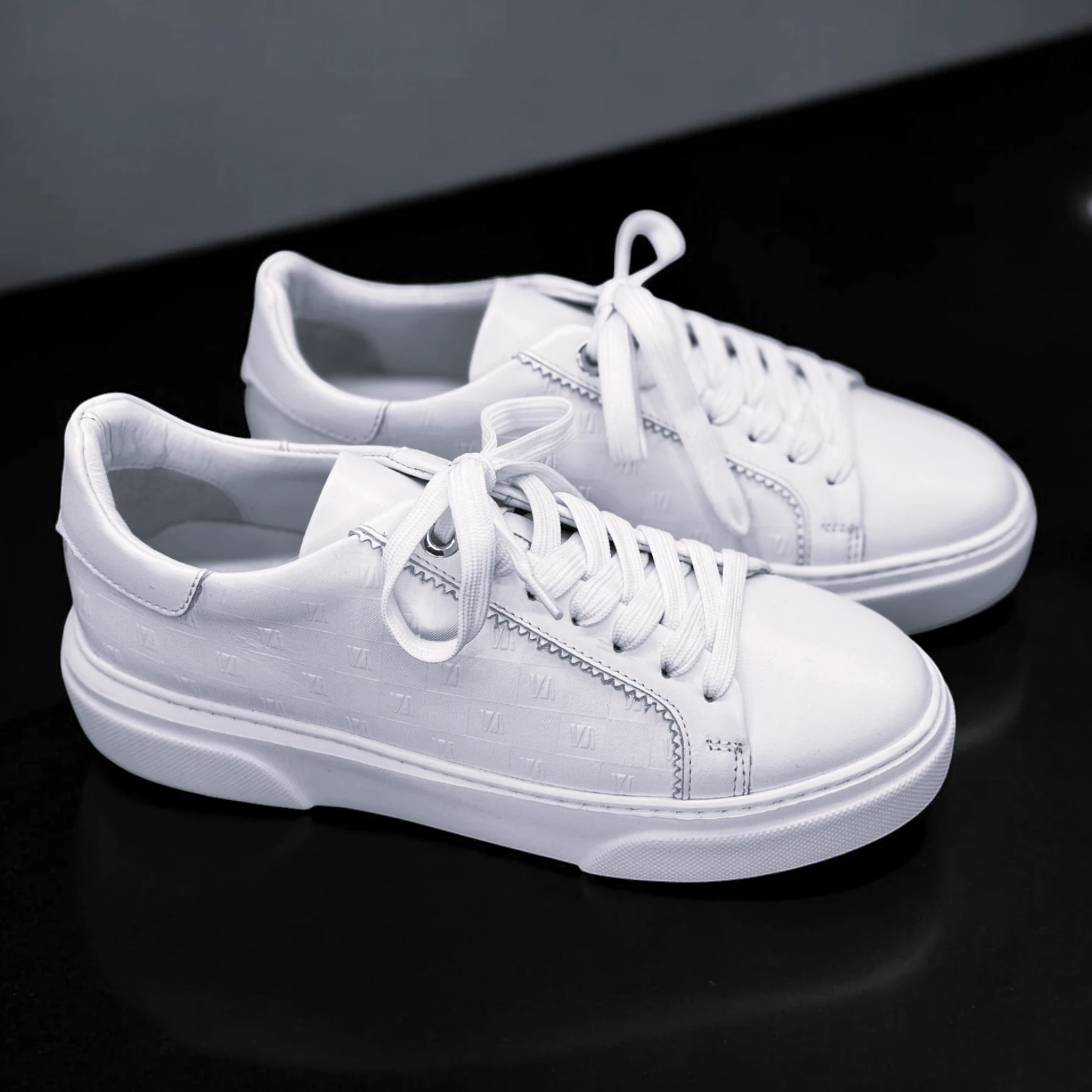 STEPMI HAKİKİ DERİ BEYAZ DESENLİ SNEAKER