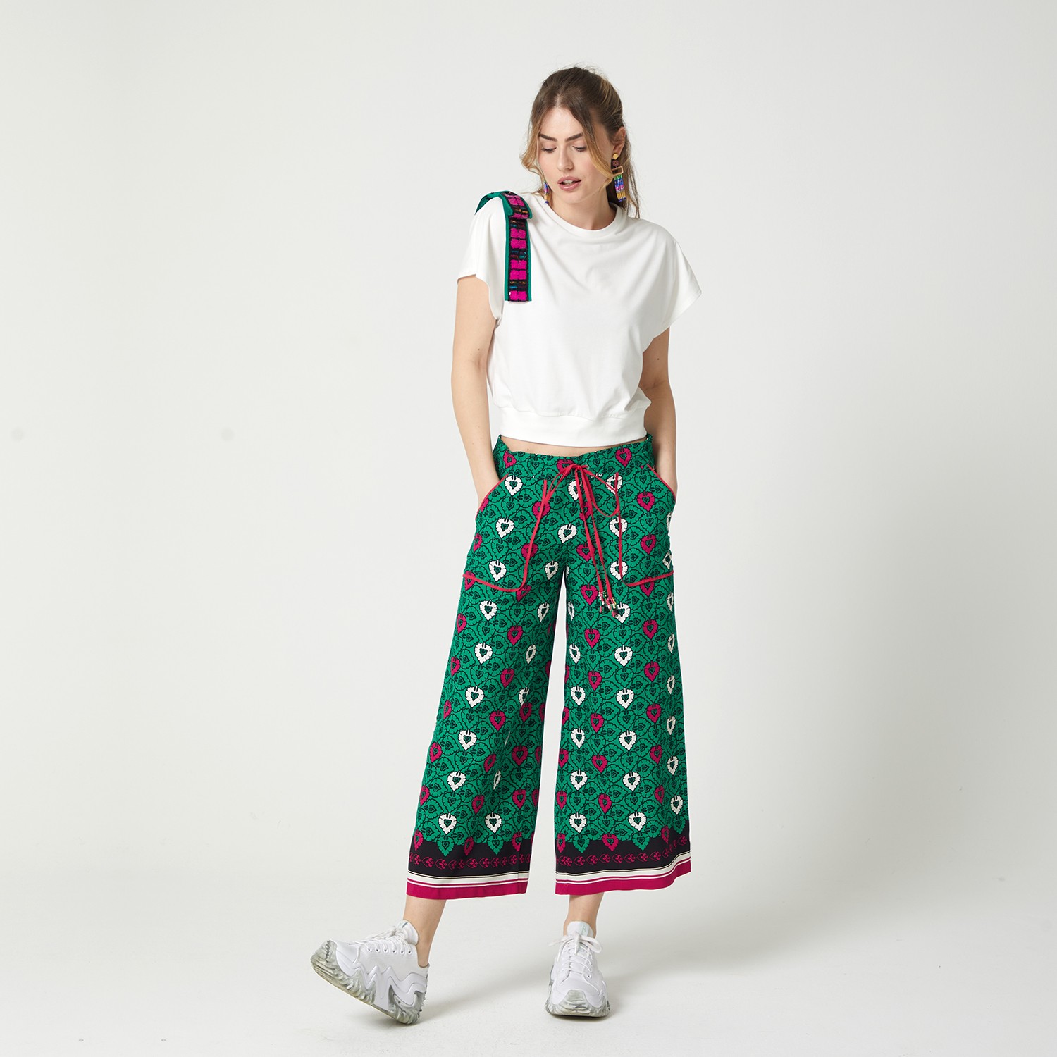 T-Shirt Established With A Sequined Bow