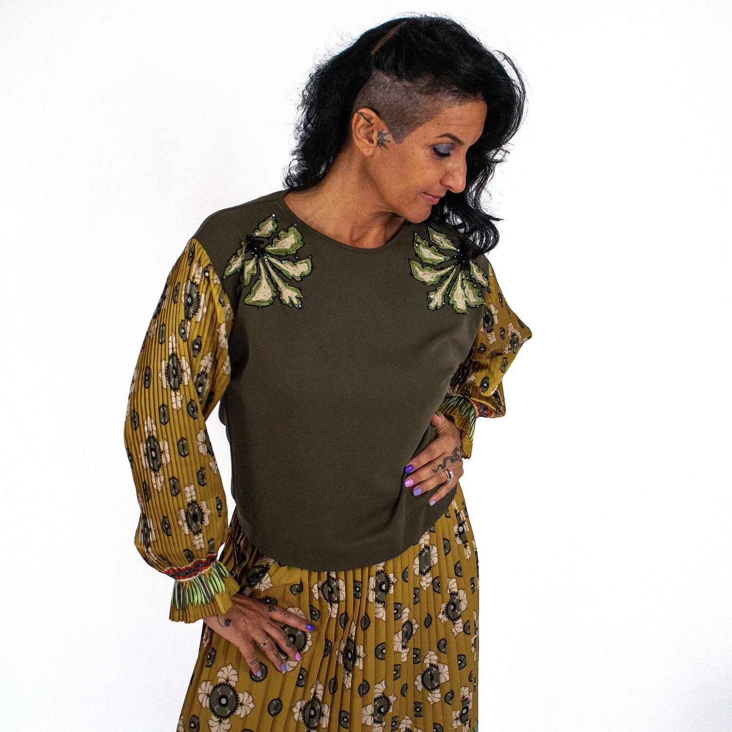 Abstract Flower Print Sleeves&Embroidery Details Sweatshirt