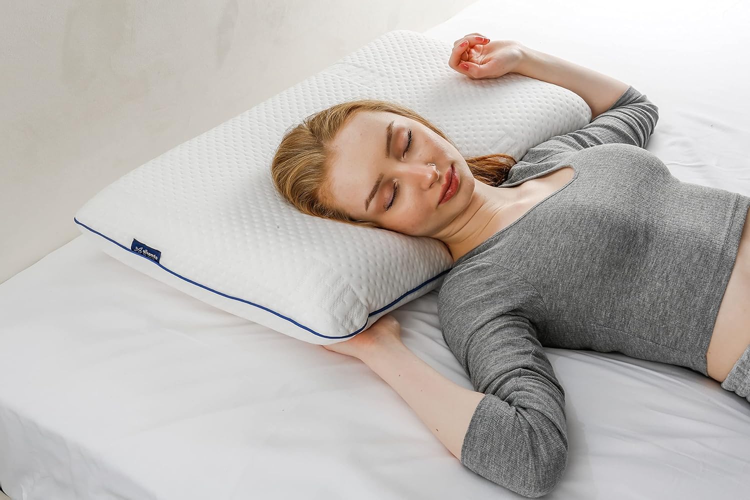 Alkamto Visco Hafızalı Termoregülasyonlu, Hipoalerjenik Ortopedik Boyun Destek Yastığı 70x42x15 cm, Pamuk Kılıf ve Taşıma Çantası Hediyeli