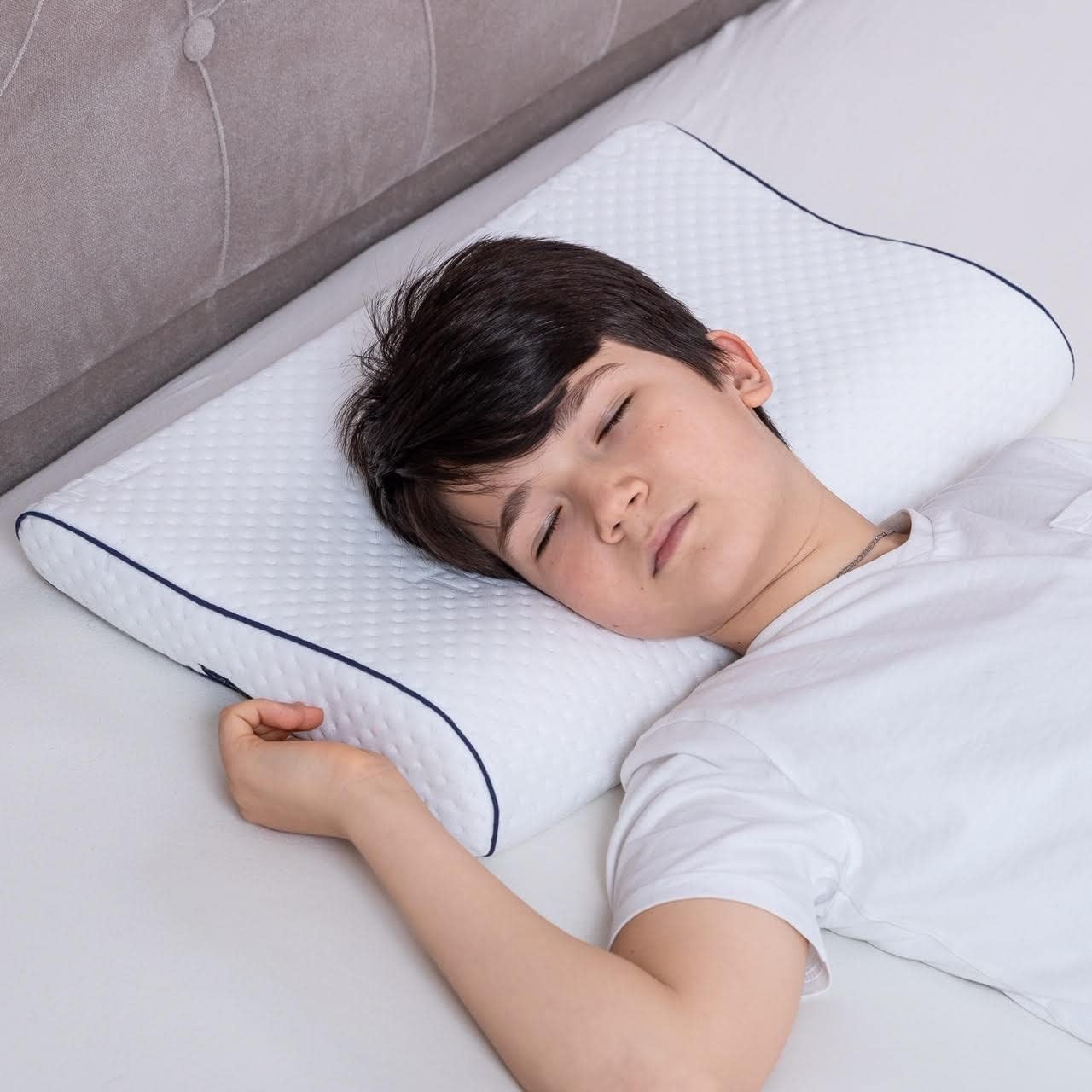 Alkamto Visco Hafızalı Ortopedik Çocuk ve Bebek Yastığı 50x32x6/4 cm, OEK-TEX Sertifikalı, Pamuk Kılıf ve Taşıma Çantası Hediyeli 0 - 4 yaş