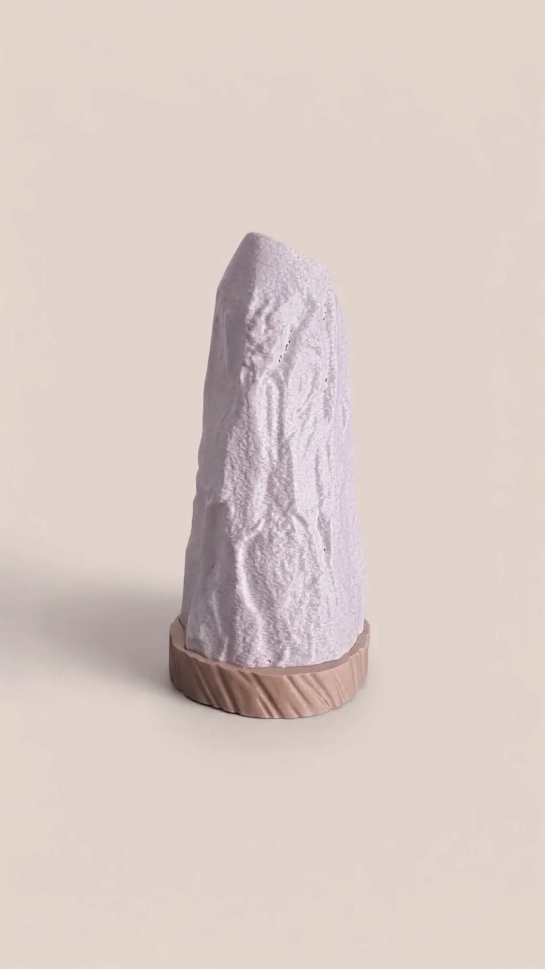 Skadi Glow – Buzullardan İlham Alan Kristal Formlu LED Işık