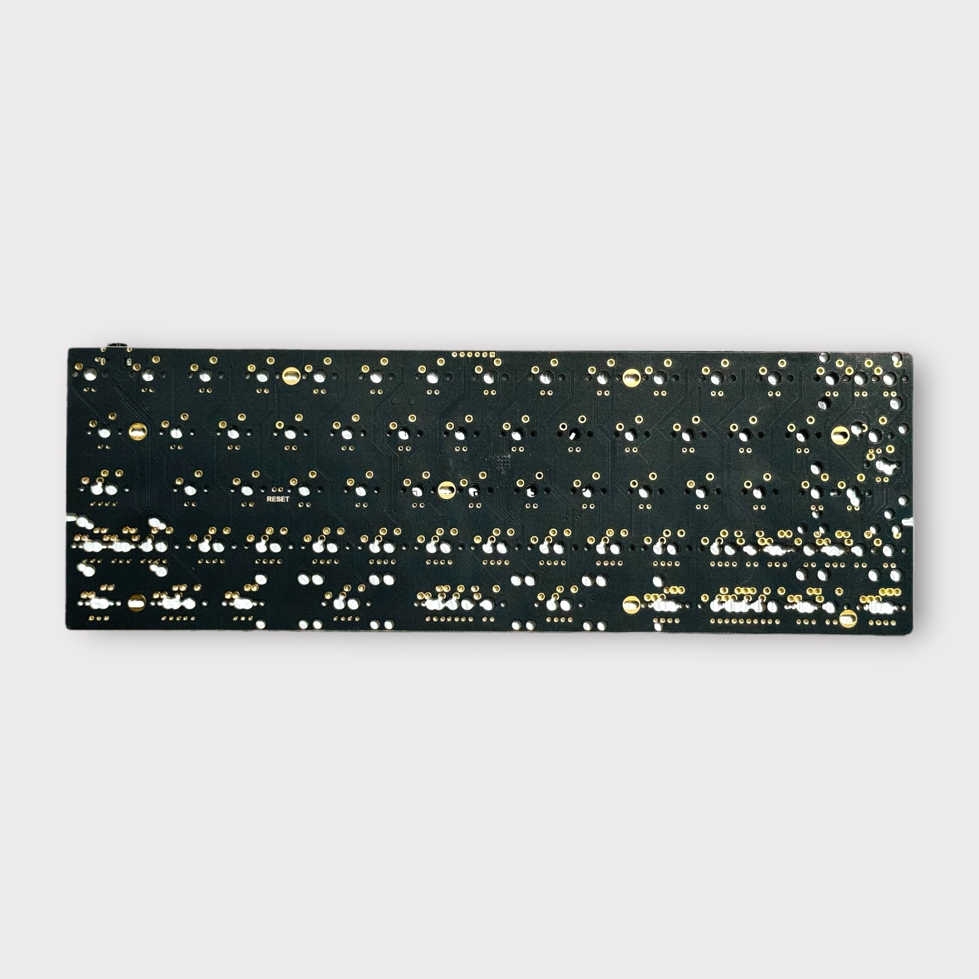 Soldered DZ60 PCB with Underglow LED