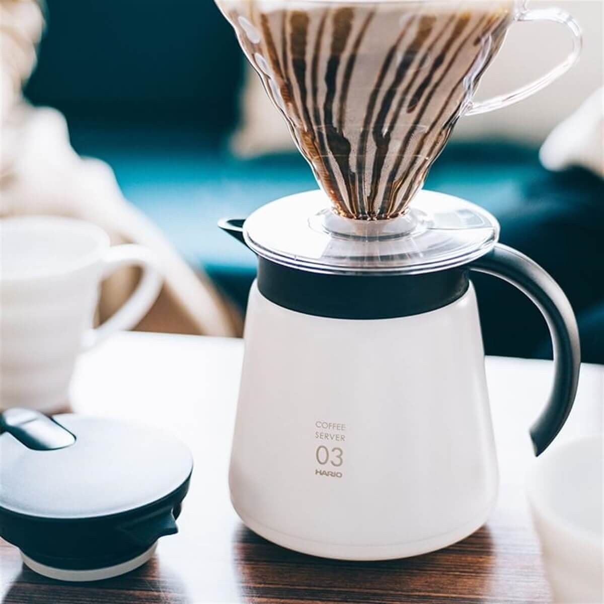 Hario V60 03 Yalıtımlı Paslanmaz Servis Sürahisi Beyaz (750 ml)