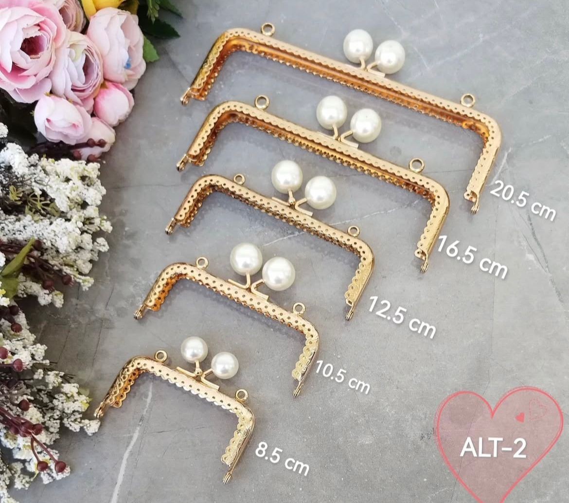 Delikli incili Metal Çanta Bursu - 8.5 cm gold siyah inci