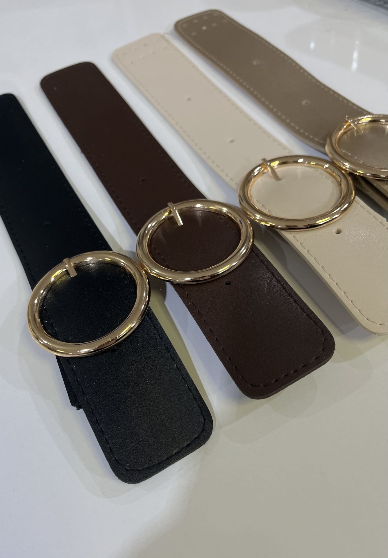 Yuvarlak gold tokalı çanta kapama - Siyah