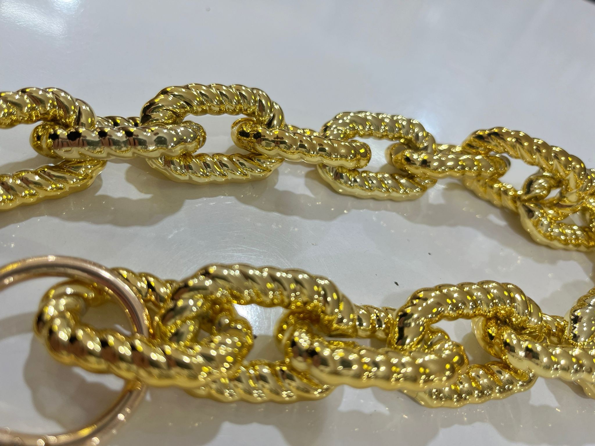 Akrilik zincir desenli model çanta sapı 43 cm (adet) - gold