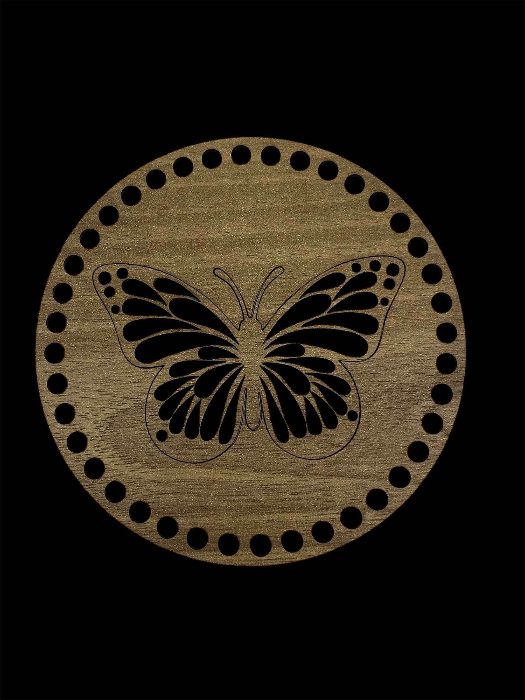 desenli ahşap plaka kelebek