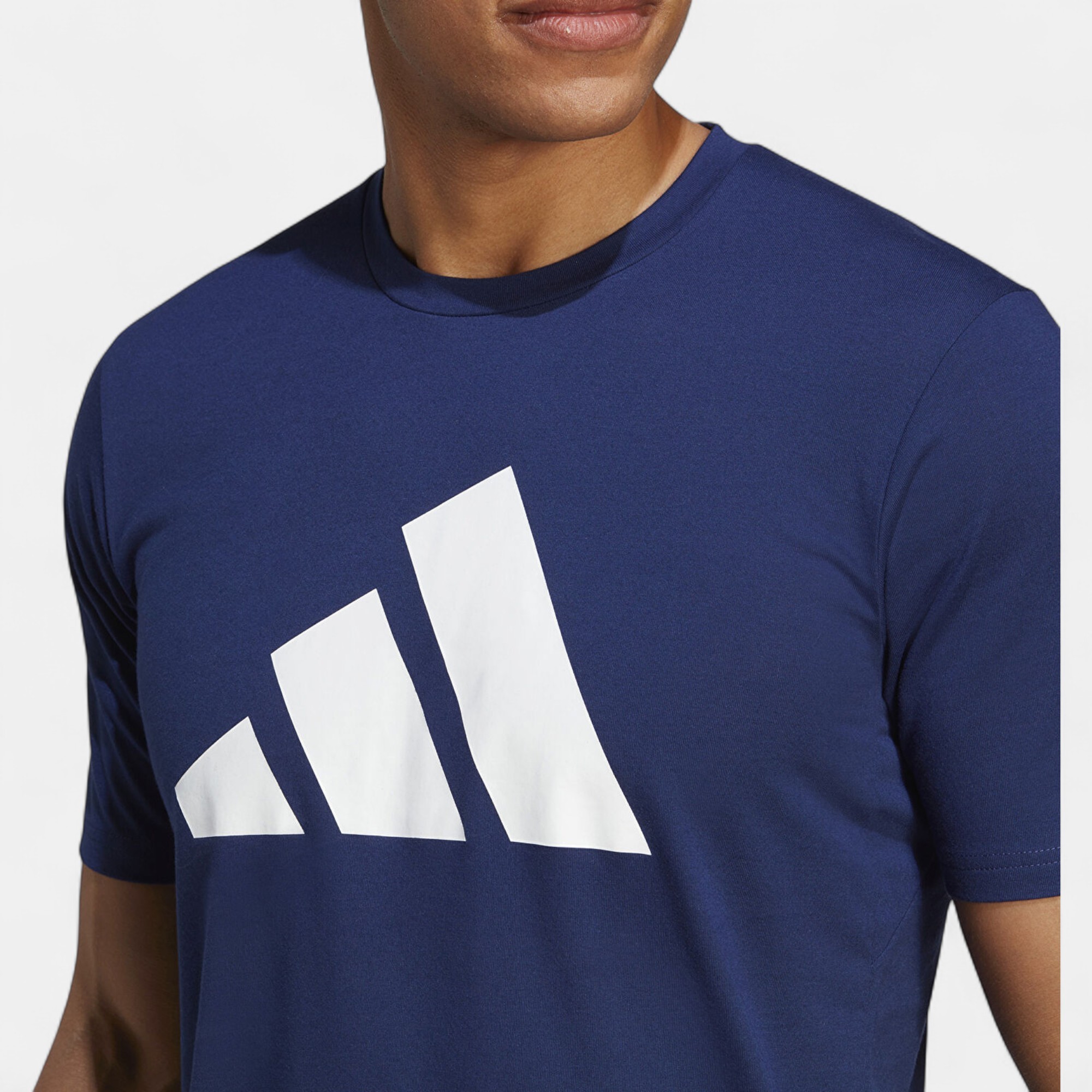 Adidas TRAİNİNG ESSENTİALS Feelready Logo Lacivert Erkek Tişörtü IB8275