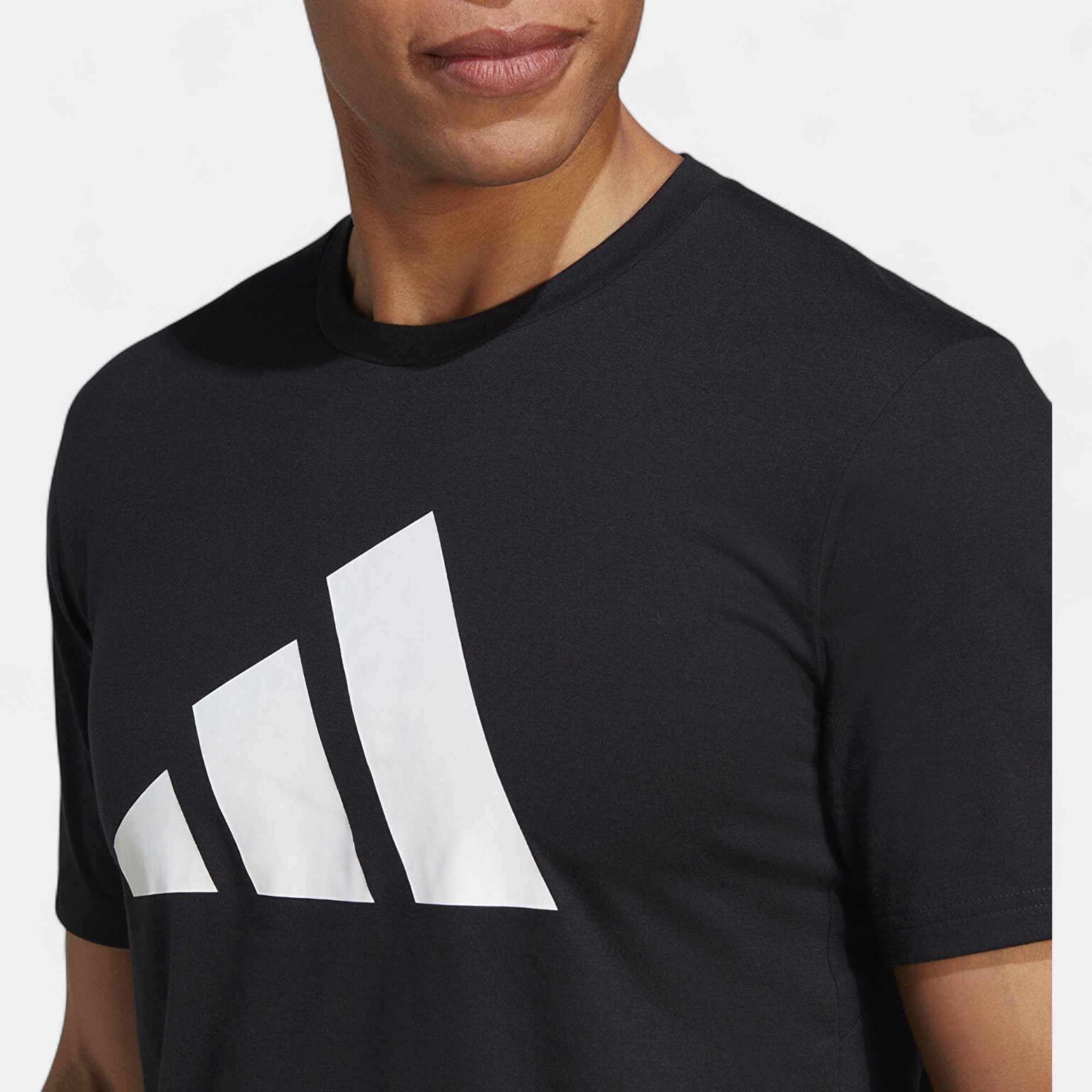 Adidas TRAİNİNG ESSENTİALS Feelready Logo Siyah Erkek Tişörtü IB8273