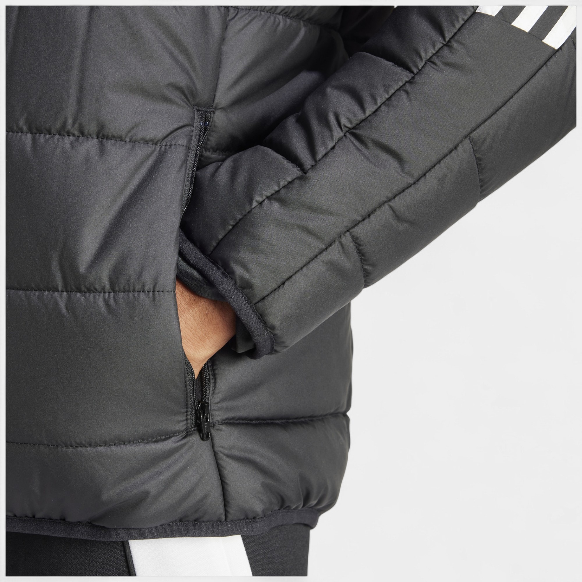 Adidas TIRO24 WINT JKT Siyah Beyaz Erkek Ceket-IJ7388 - Siyah Beyaz