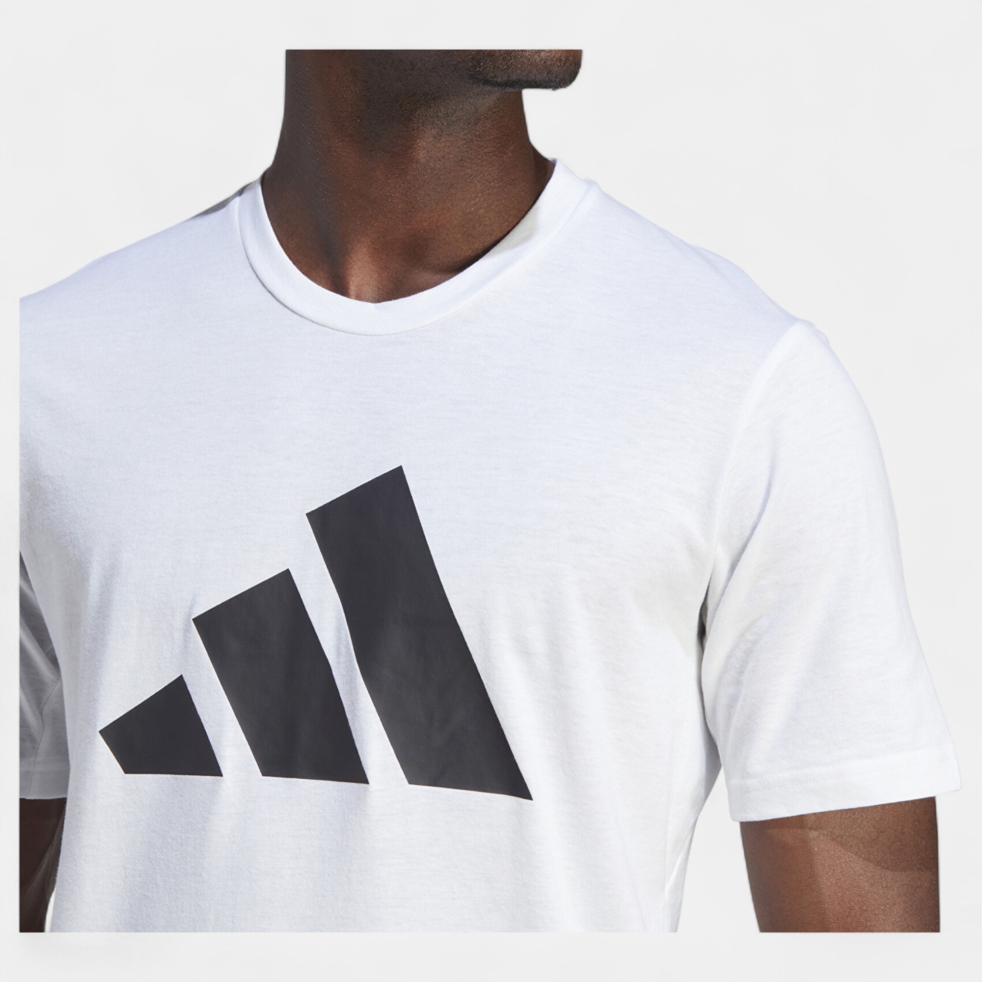 Adidas TRAİNİNG ESSENTİALS Feelready Logo Erkek Tişörtü IM4373