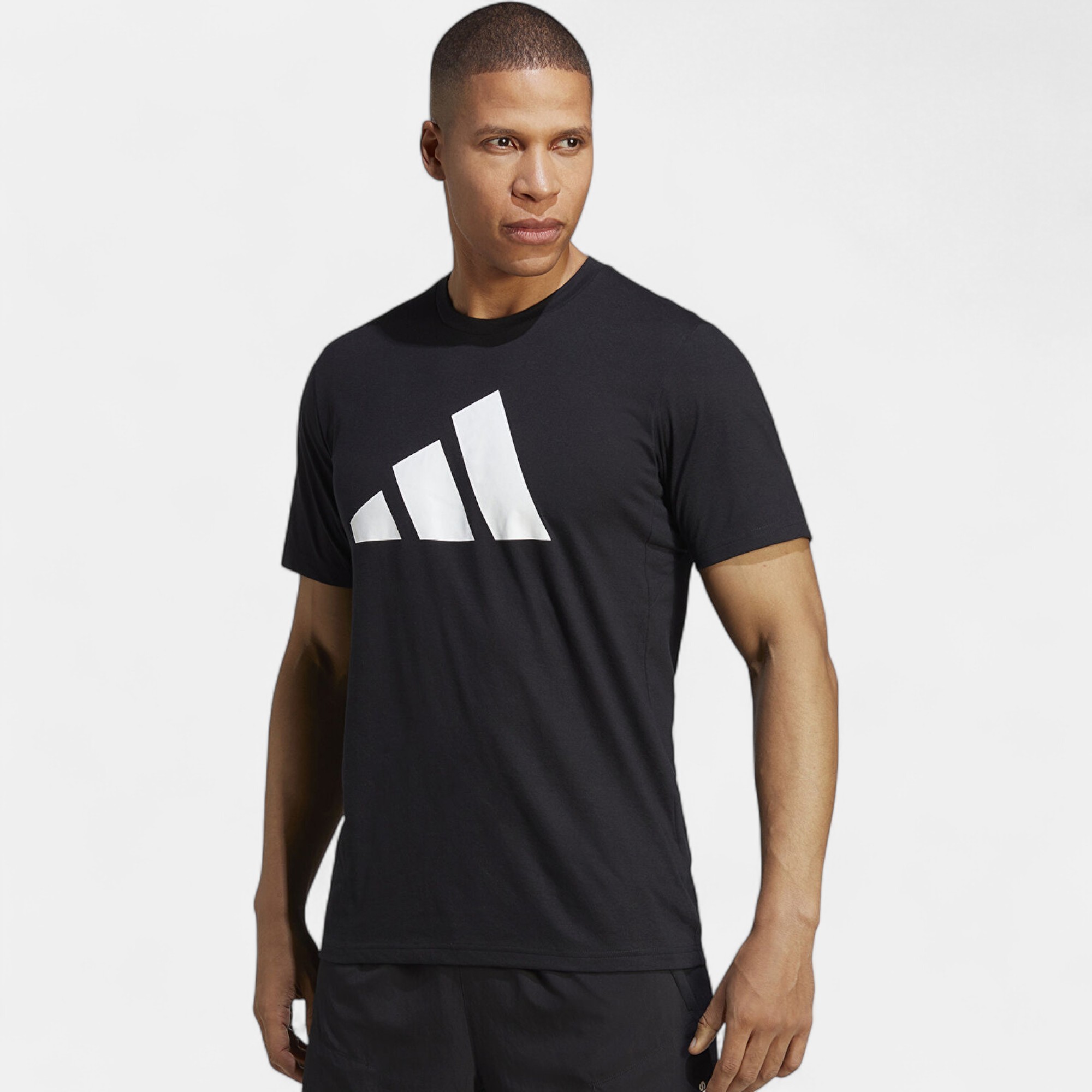 Adidas TRAİNİNG ESSENTİALS Feelready Logo Siyah Erkek Tişörtü IB8273
