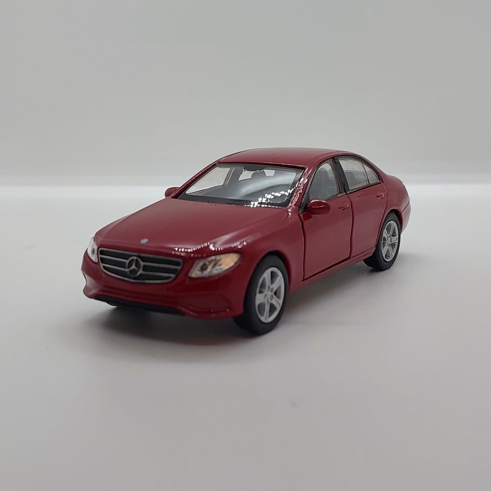 Welly Mercedes-Benz E-Class E400 4matic -1:36 Kırmızı