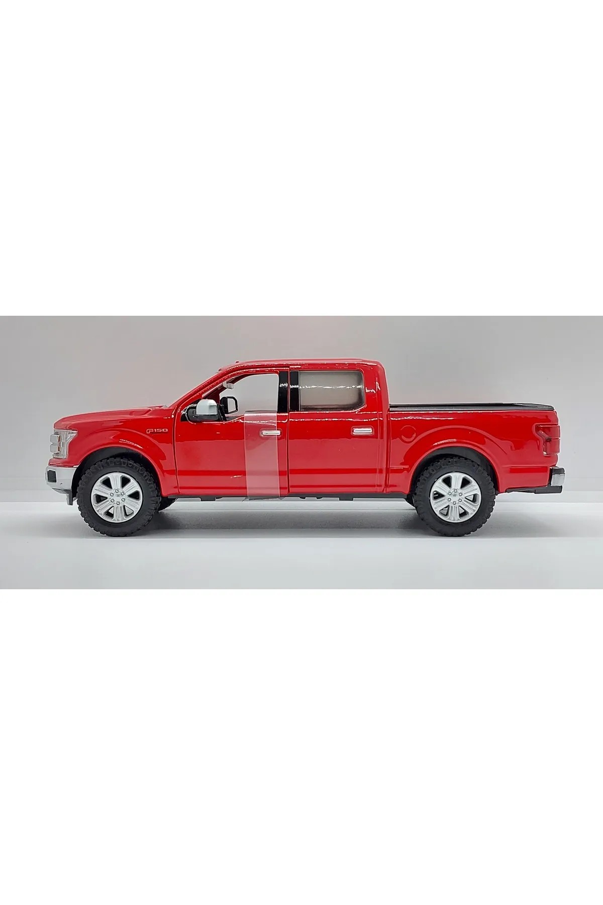 Motormax Timeless Legends Serisi 2019 Ford F-150 Lariat Crew Cab -1:24 Kırmızı