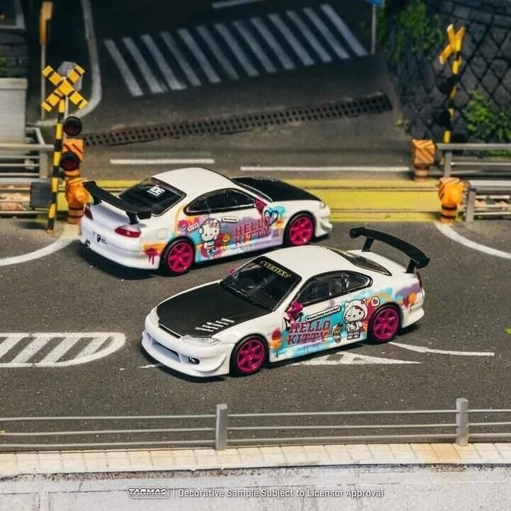 Tarmac Works IDE EXPO VERTEX Nissan Silvia [S15] Hello Kitty Drift Car Special Edition -T64G-023-HK