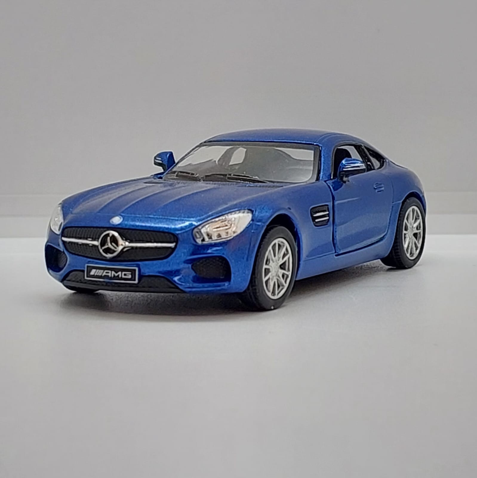 Kinsmart Mercedes-AMG GT -1:36 Lacivert