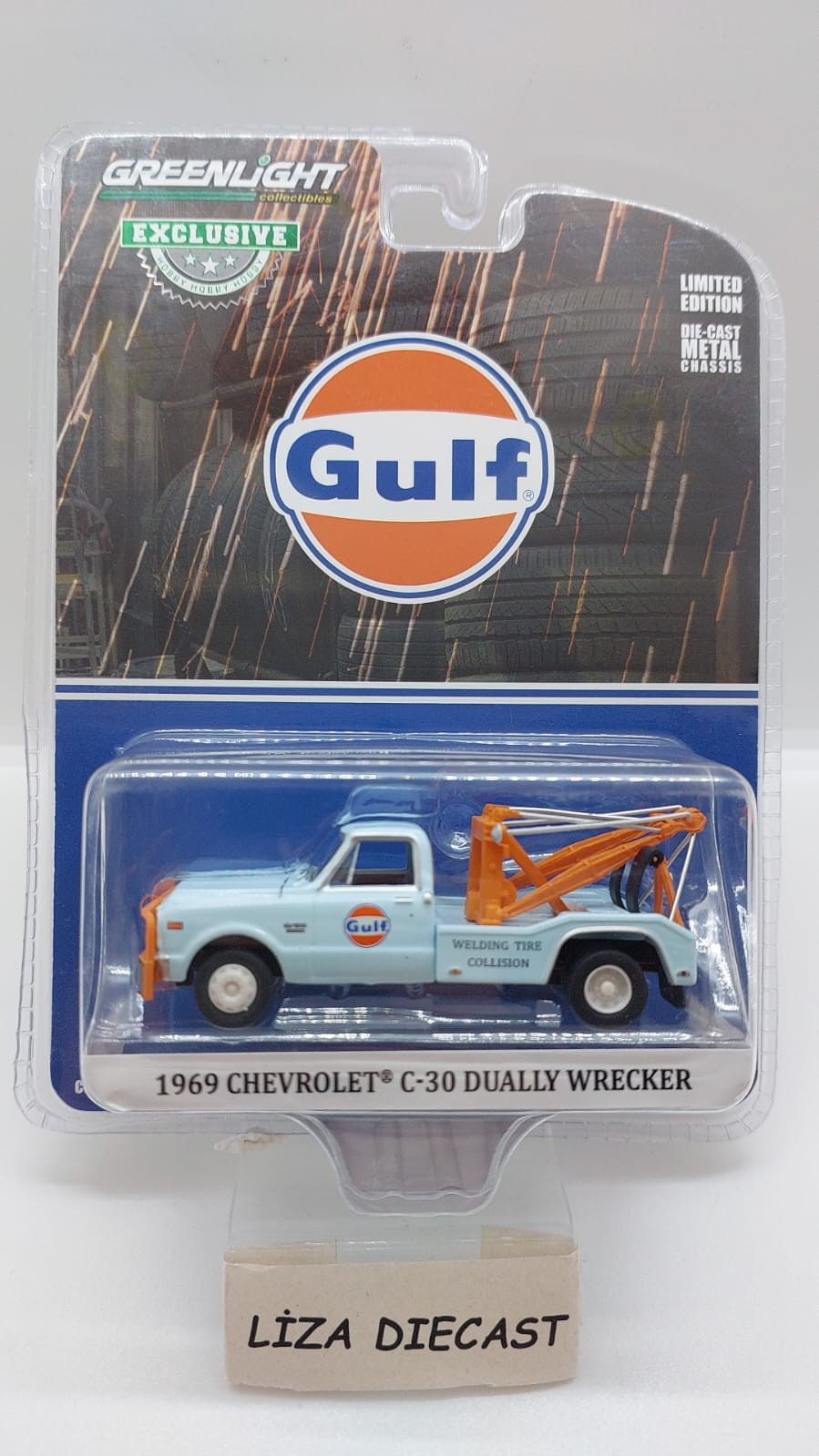 Greenlight Exclusive Gulf 1969 Chevrolet C-30 Dually Wrecker