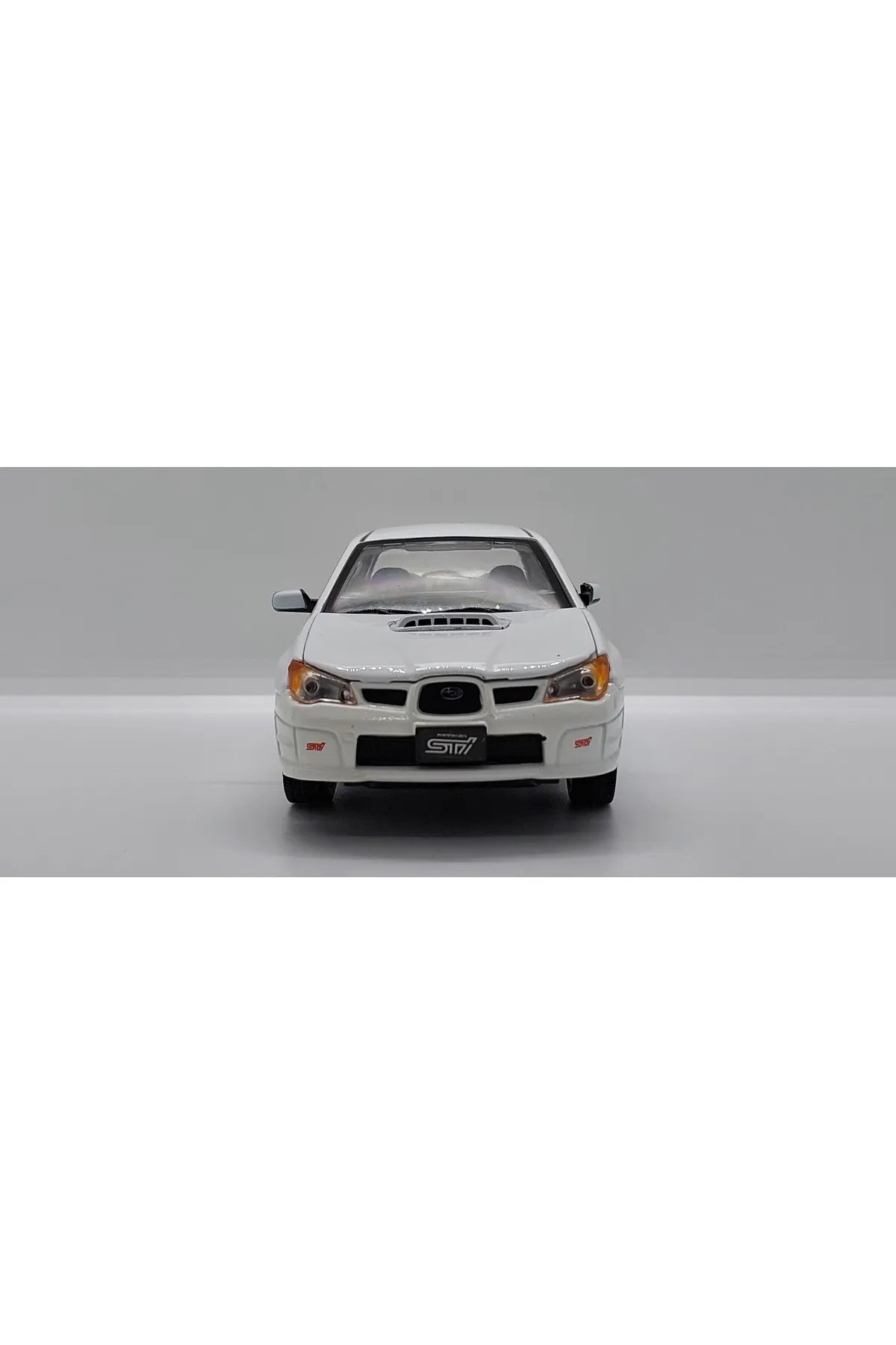 Motormax Timeless Legends Subaru Impreza WRX STI -1:24 Beyaz