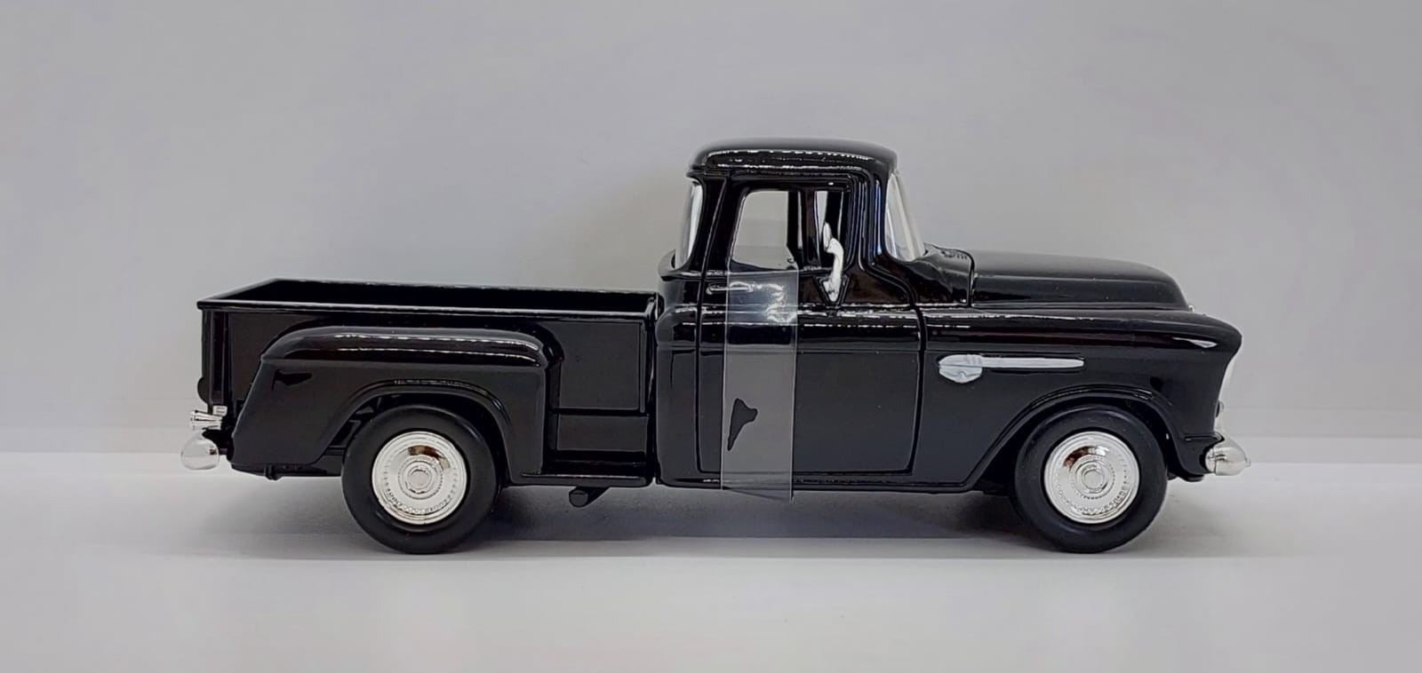 Motormax Timeless Legends 1955 Chevy 3100 Stepside -1:24 Siyah