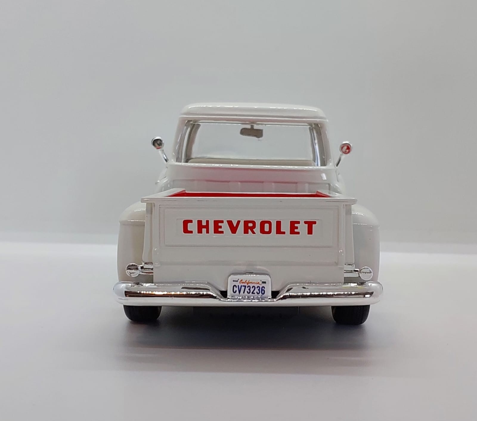 Motormax Timeless Legends 1955 Chevy 3100Stepside -1:24 Beyaz