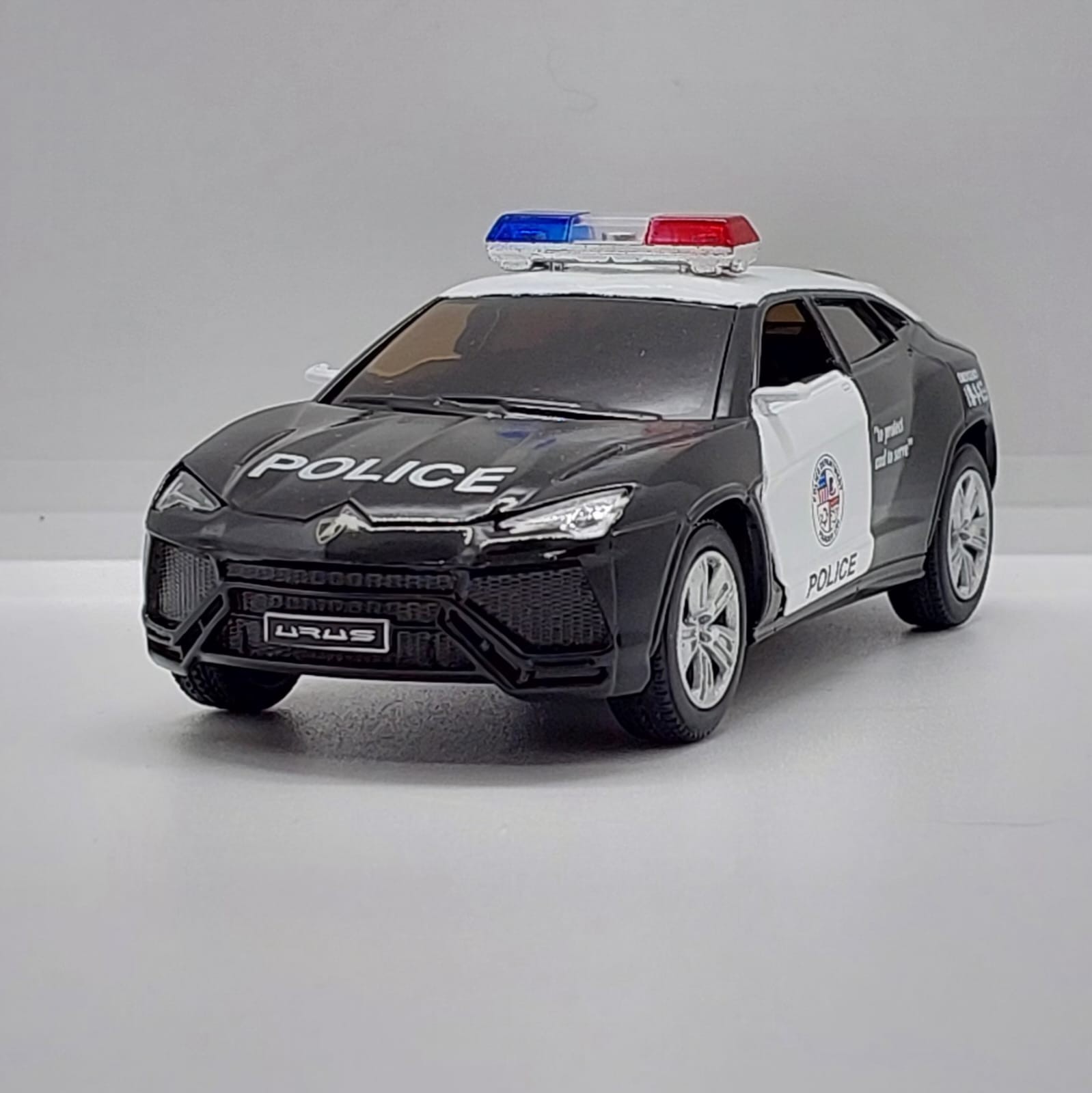 Kinsmart Lamborghini Urus -1:38 Polis Arabası