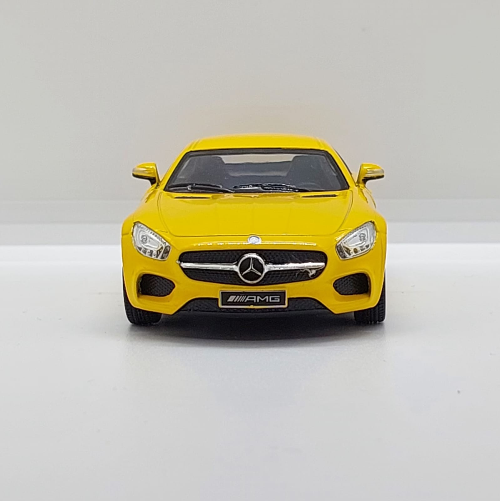 Kinsmart Mercedes-AMG GT -1:36 Sarı