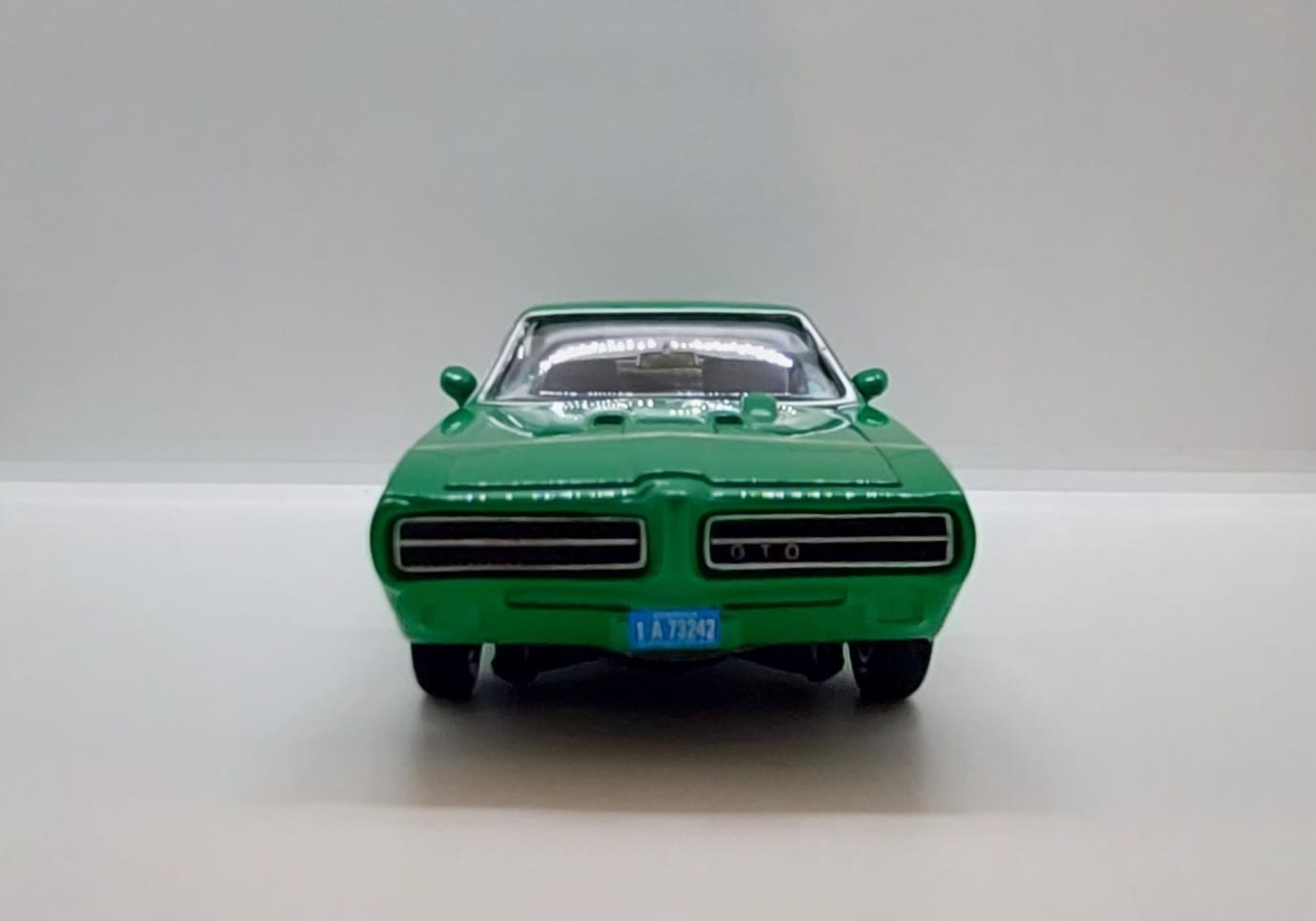 Motormax Timeless Legends 1969 Pontiac GTO Judge -1:24 Yeşil