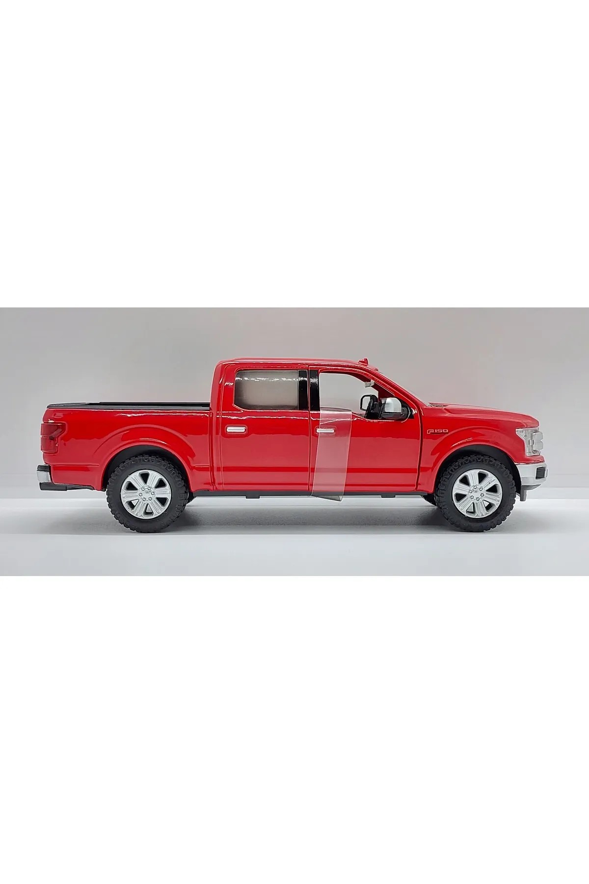 Motormax Timeless Legends Serisi 2019 Ford F-150 Lariat Crew Cab -1:24 Kırmızı