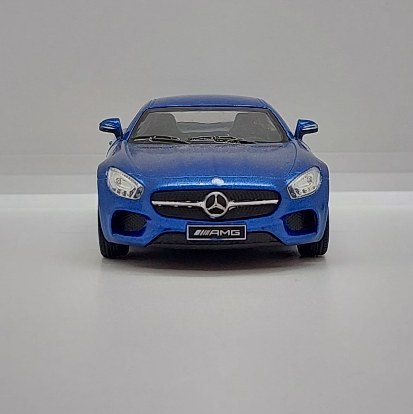 Kinsmart Mercedes-AMG GT -1:36 Lacivert