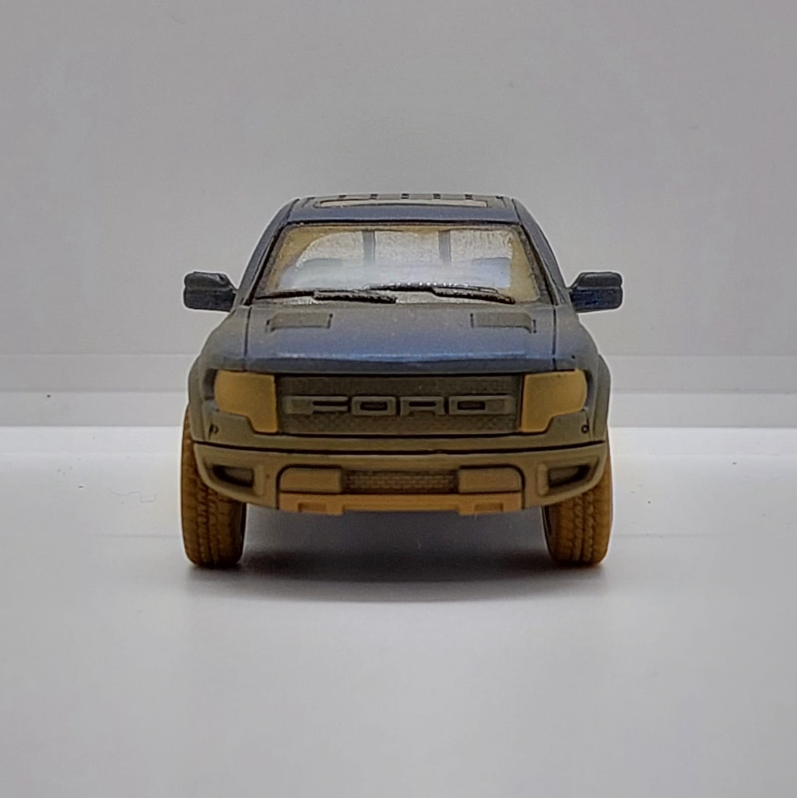 Kinsmart 2013 Ford F-150 SVT Raptor SuperCrew -1:46 Lacivert Toz Çamur Detaylı