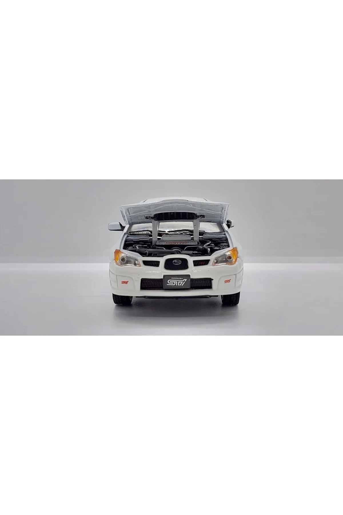 Motormax Timeless Legends Subaru Impreza WRX STI -1:24 Beyaz