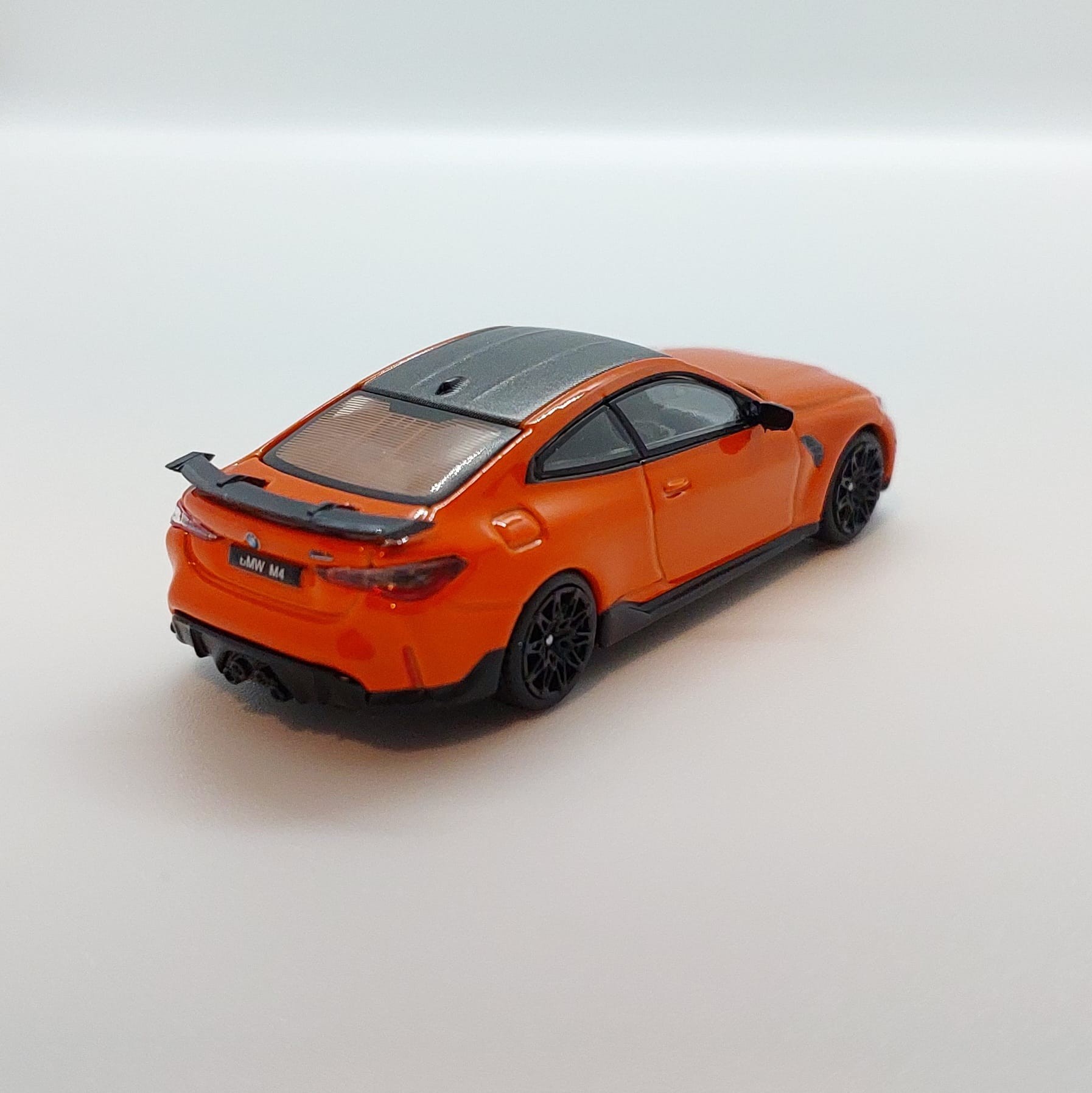 Mini GT BMW M4 M-Performance -Fire Orange #526 (açılmış model, açıklamayı okuyunuz)