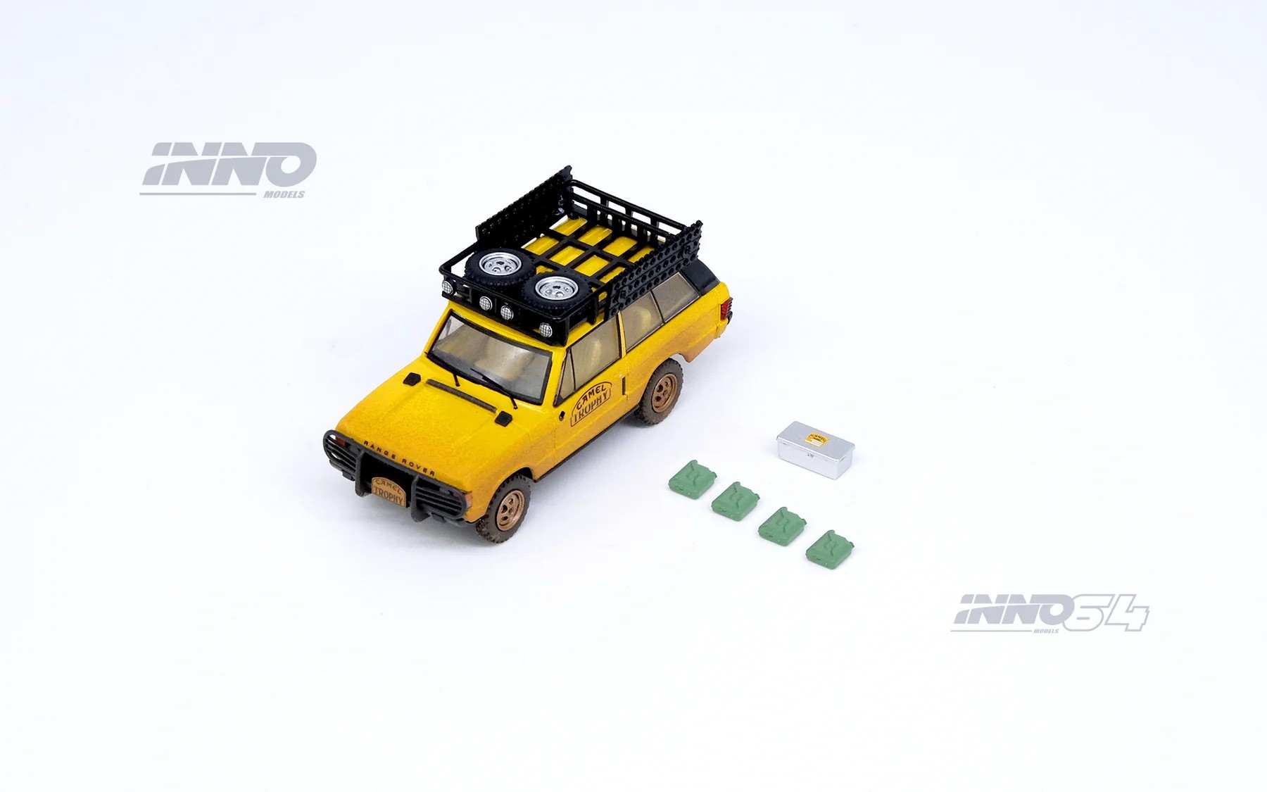 Inno64 RANGE ROVER "CLASSIC" CAMEL TROPHY 1982 With Dust Effect -IN64-RRC-CT82DE