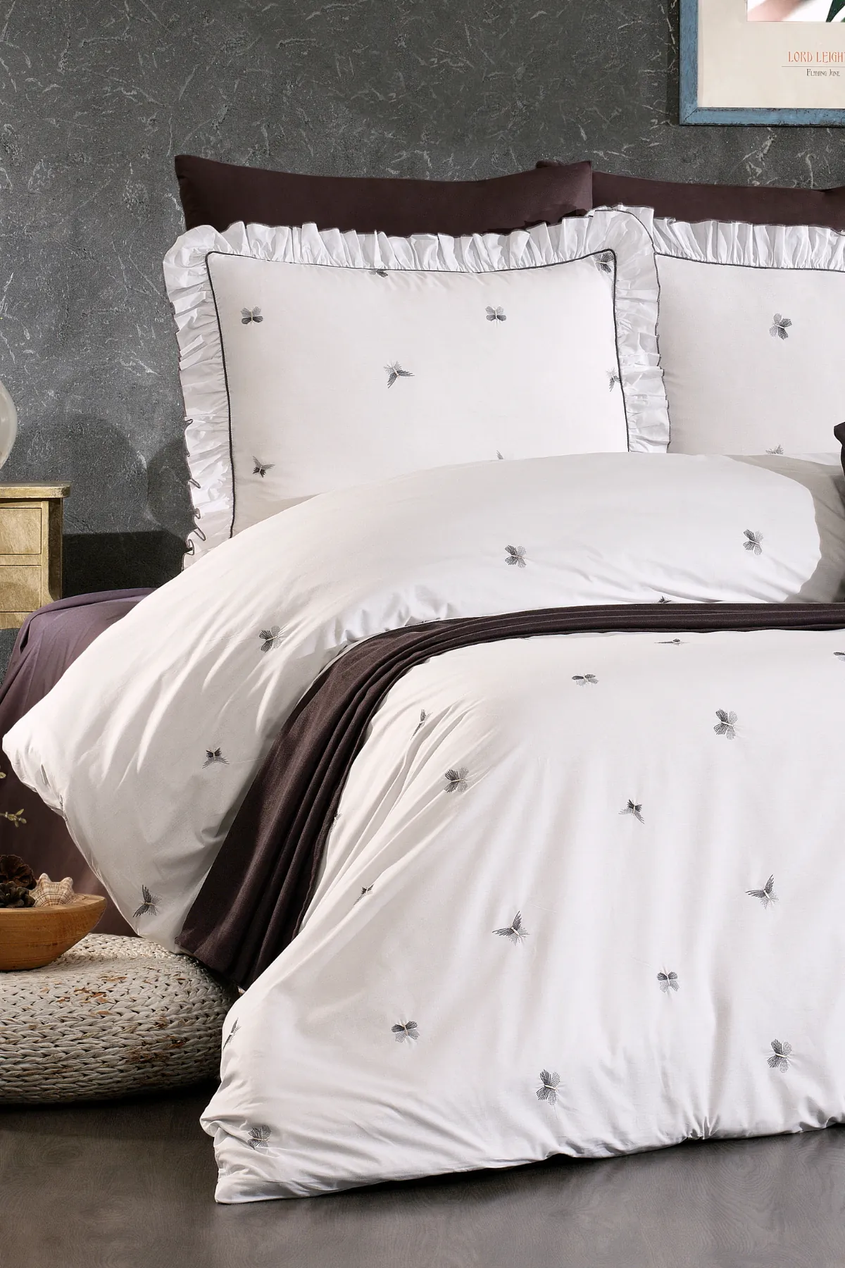 Ophelia %100 Pamuk Kelebek Desen Nakışlı, Fırfırlı, 8 Parça Premium Çift Kişilik Nevresim Takımı Gri