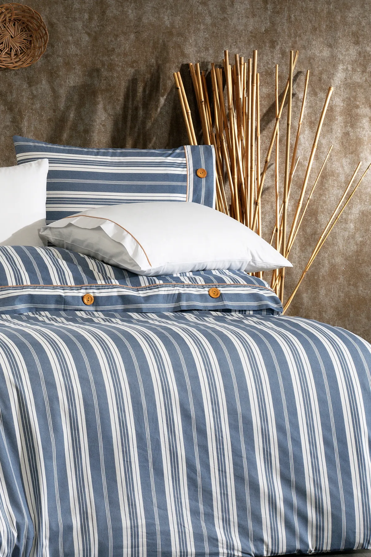Valentia %100 Pamuk, Ahşap Düğmeli, Çizgili Kumaşlı 6 Parça Premium Çift Kişilik Nevresim Takımı Mavi