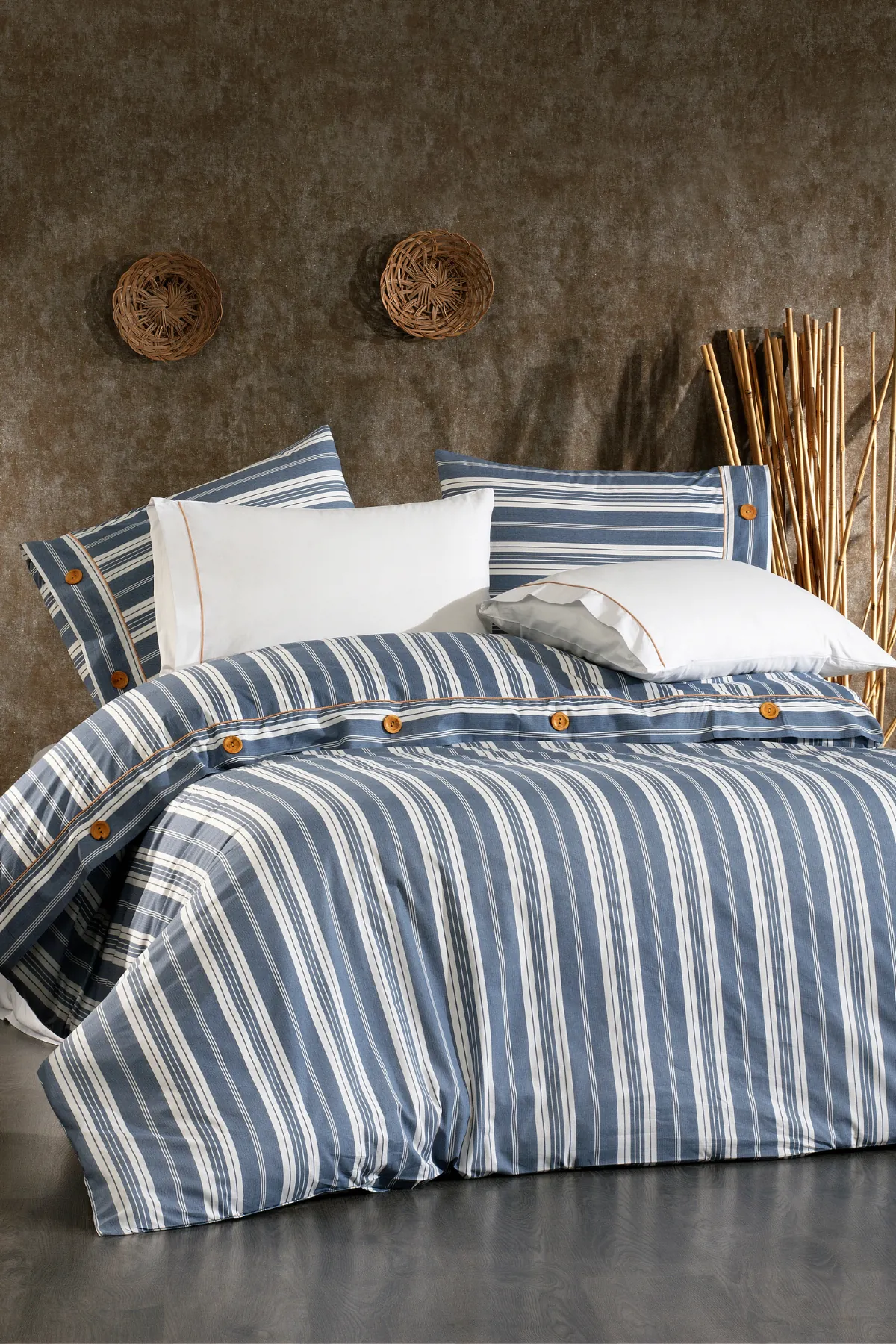 Valentia %100 Pamuk, Ahşap Düğmeli, Çizgili Kumaşlı 6 Parça Premium Çift Kişilik Nevresim Takımı Mavi