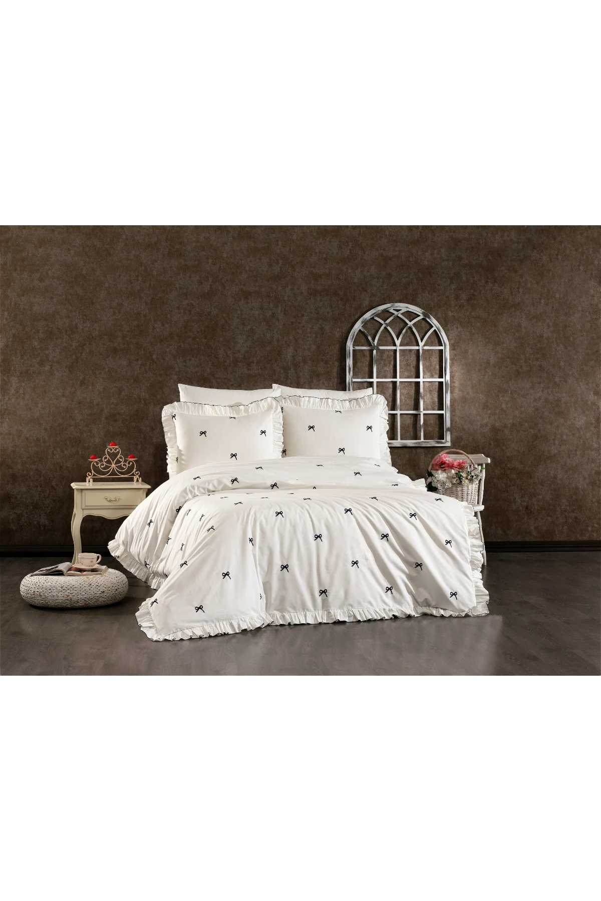 Aurelia %100 Pamuk Fırfırlı, Fiyonk Desen Nakışlı 6 Parça Premium Çift Kişilik Nevresim Takımı Lacivert