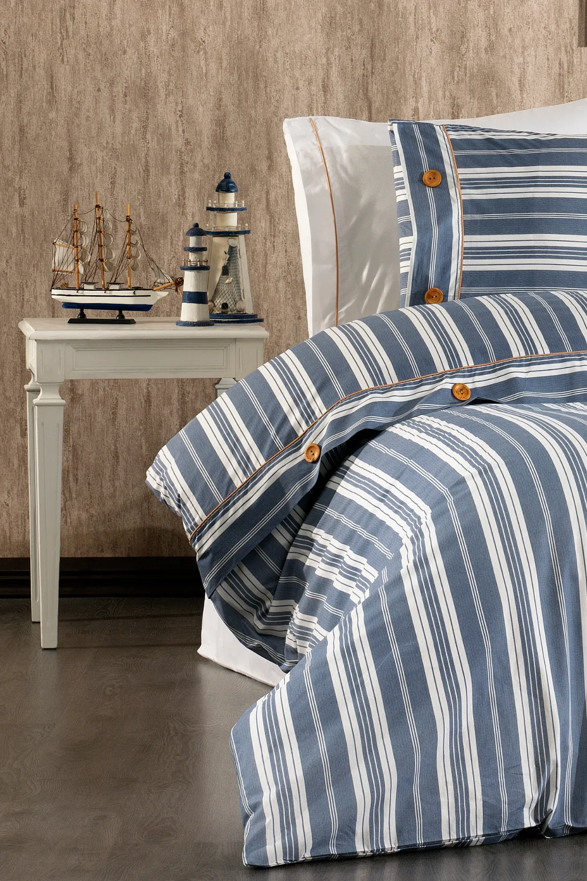 Valentia %100 Pamuk, Ahşap Düğmeli, Çizgili Kumaşlı 4 Parça Premium Tek Kişilik Nevresim Takımı Mavi