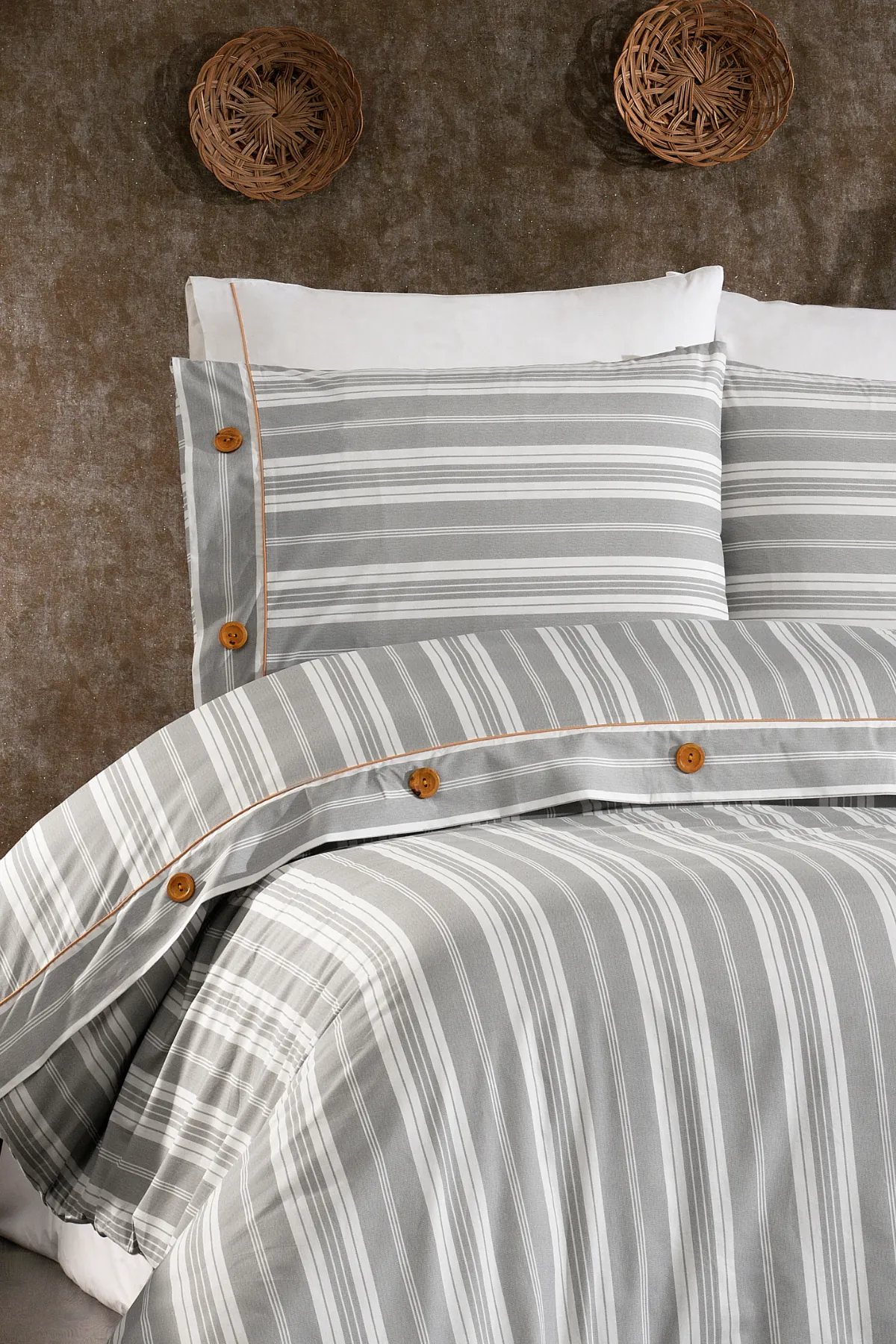 Valentia %100 Pamuk, Ahşap Düğmeli, Çizgili Kumaşlı 6 Parça Premium Çift Kişilik Nevresim Takımı Gri