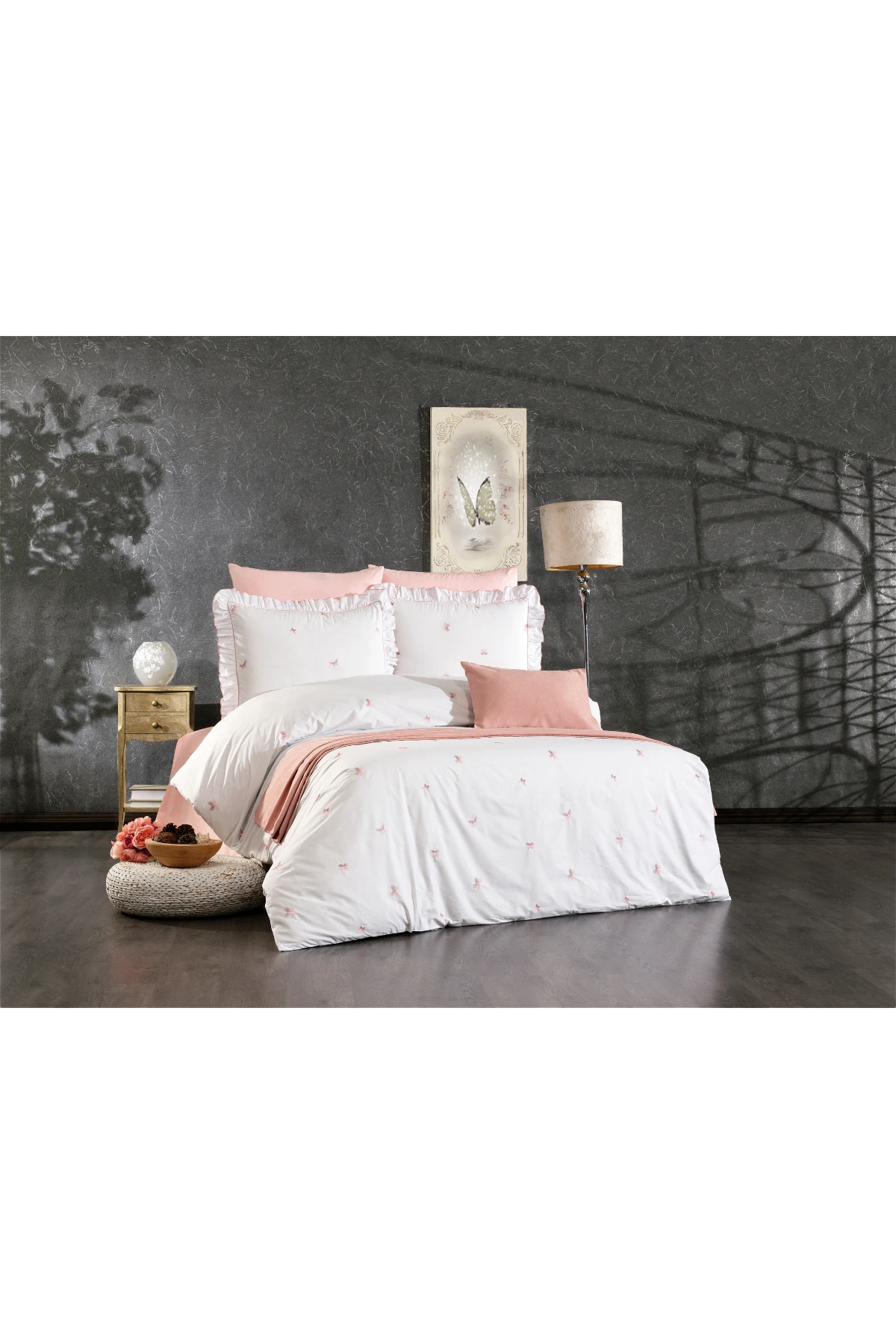 Ophelia %100 Pamuk Kelebek Desen Nakışlı, Fırfırlı, 8 Parça Premium Çift Kişilik Nevresim Takımı Pudra