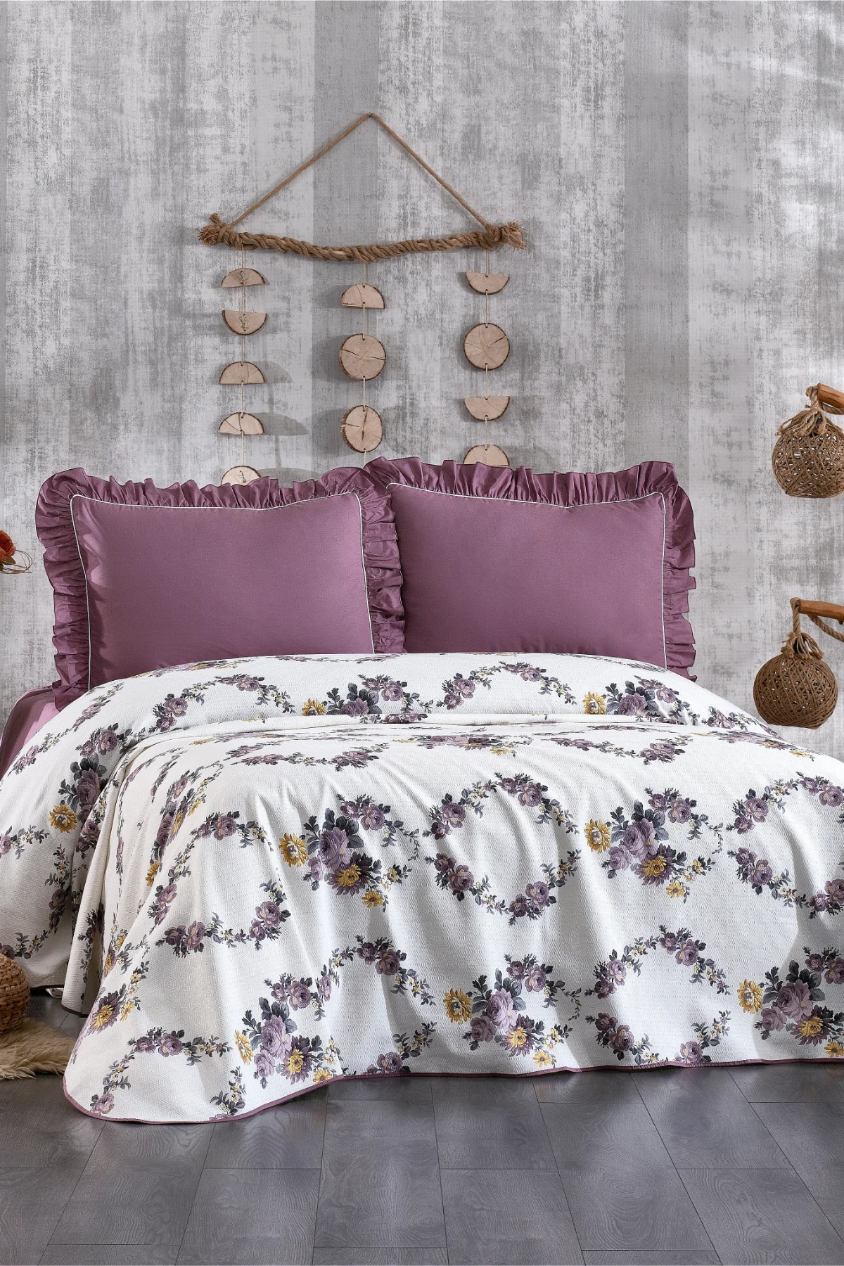 %100 Pamuk Fırfırlı Ve Çiçek Desenli Çarşafı Lastikli Floral 4 Parça Çift Kişilik Pike Takımı Mor